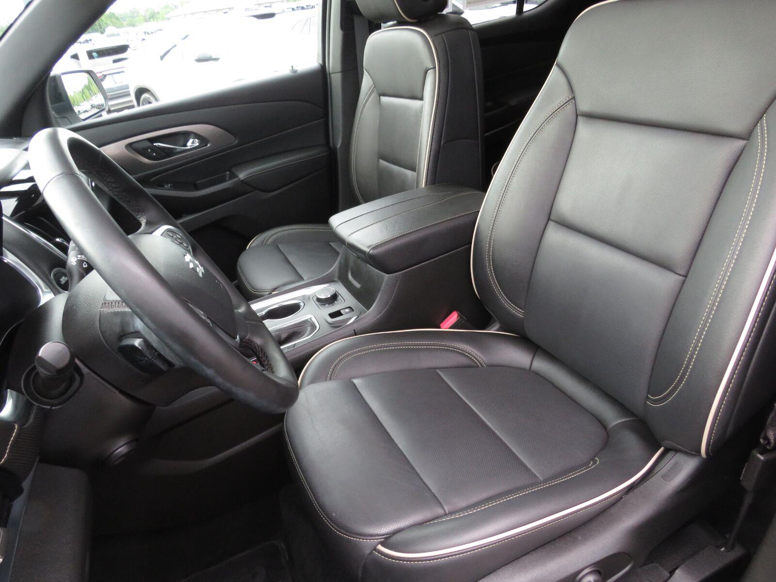 Used 2023 Iridescent Pearl Tricoat Chevrolet Premier image 23