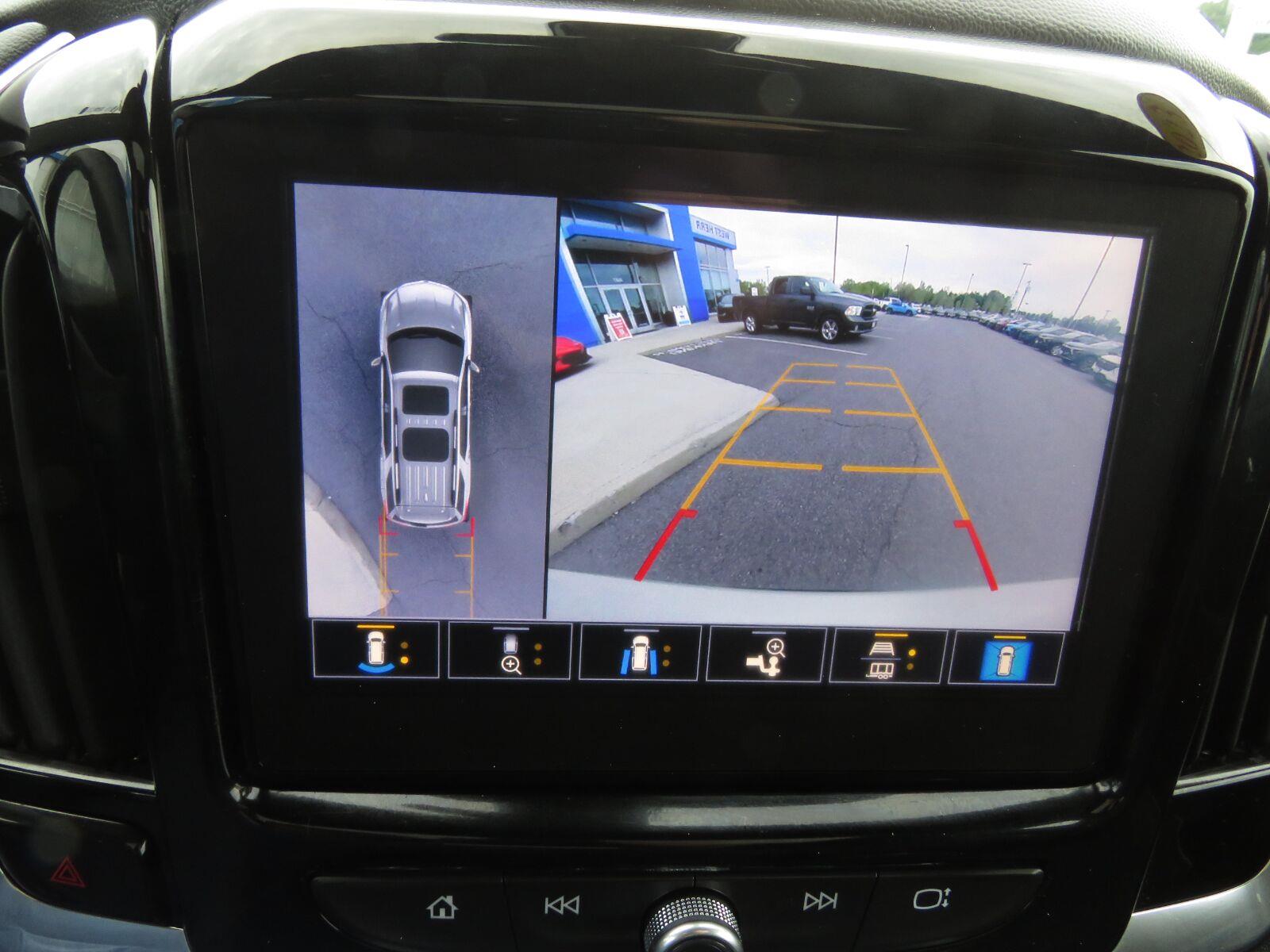 Used 2023 Iridescent Pearl Tricoat Chevrolet Premier image 30