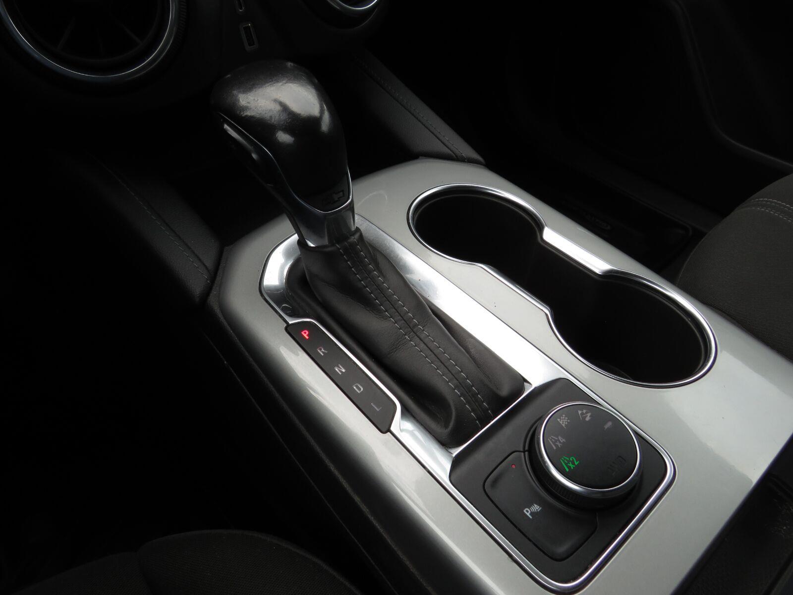 Used 2019 Summit White Chevrolet  image 24