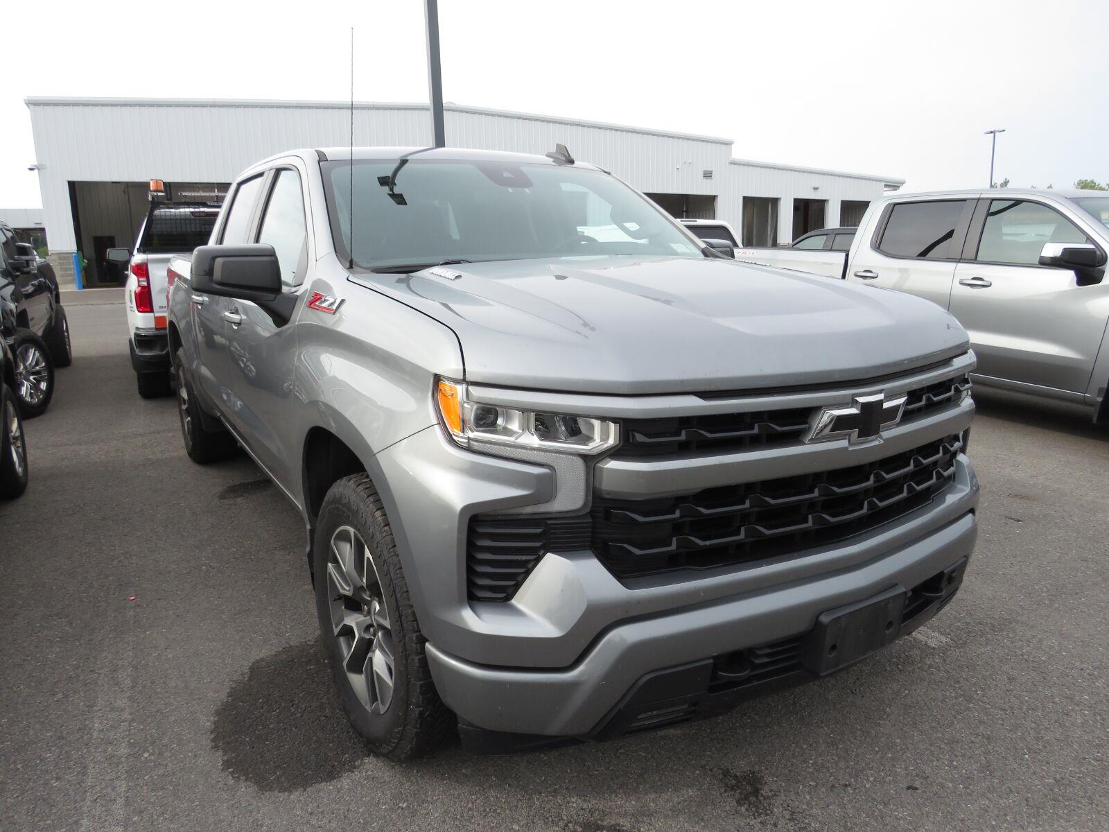 Used 2023 Sterling Gray Metallic Chevrolet RST image 3
