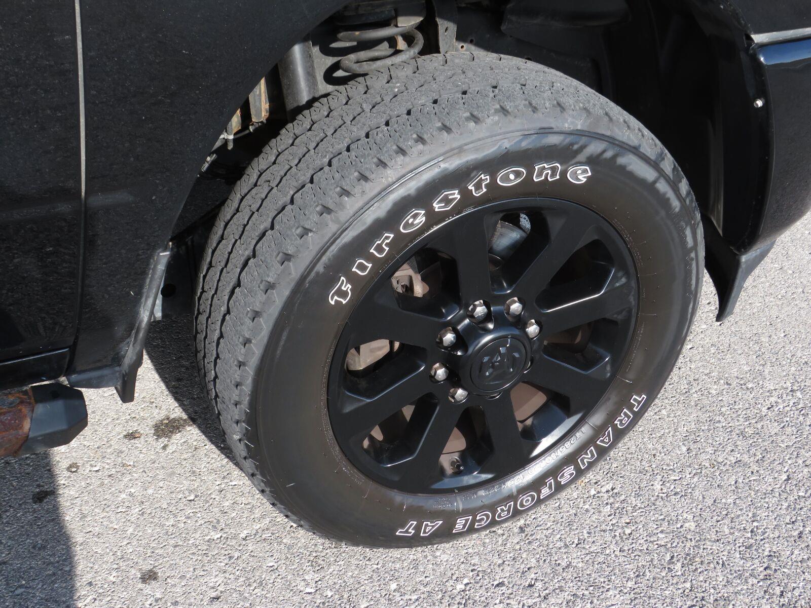 Used 2023 Diamond Black Crystal Pearlcoat Ram Laramie image 9