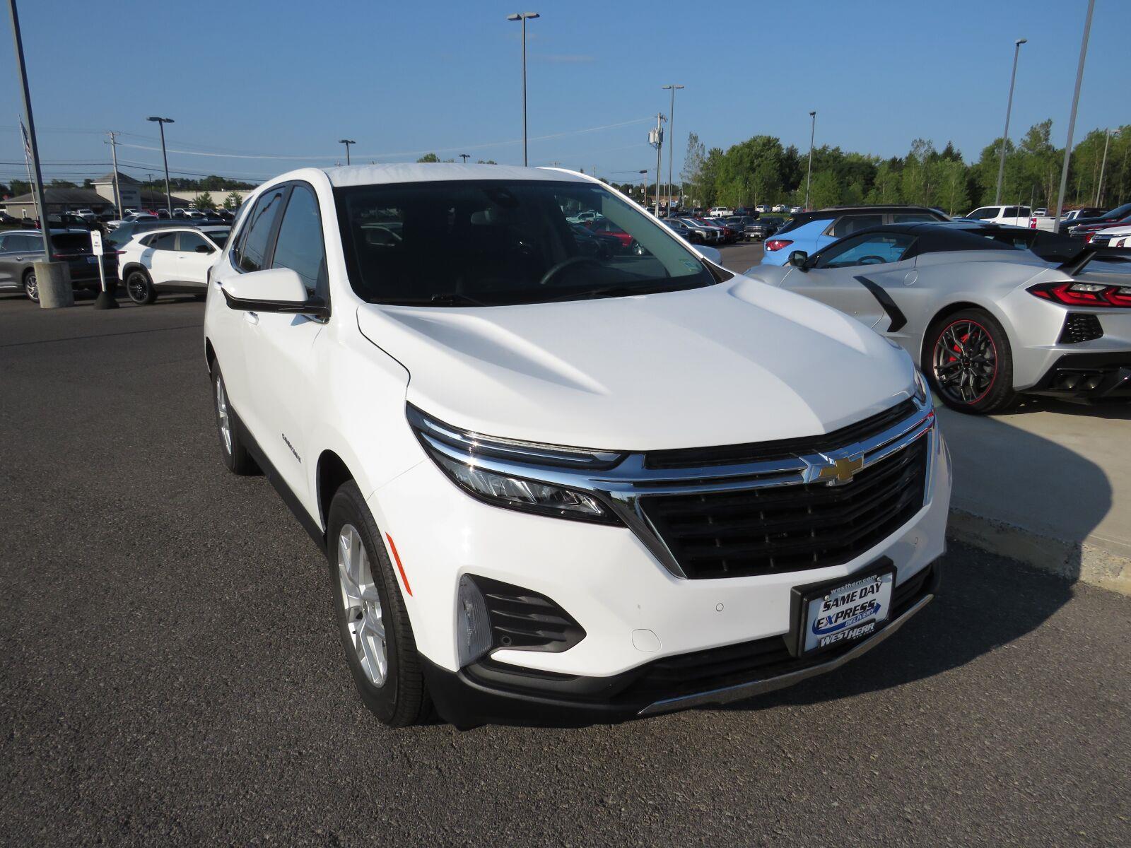 Used 2024 Summit White Chevrolet LT image 3