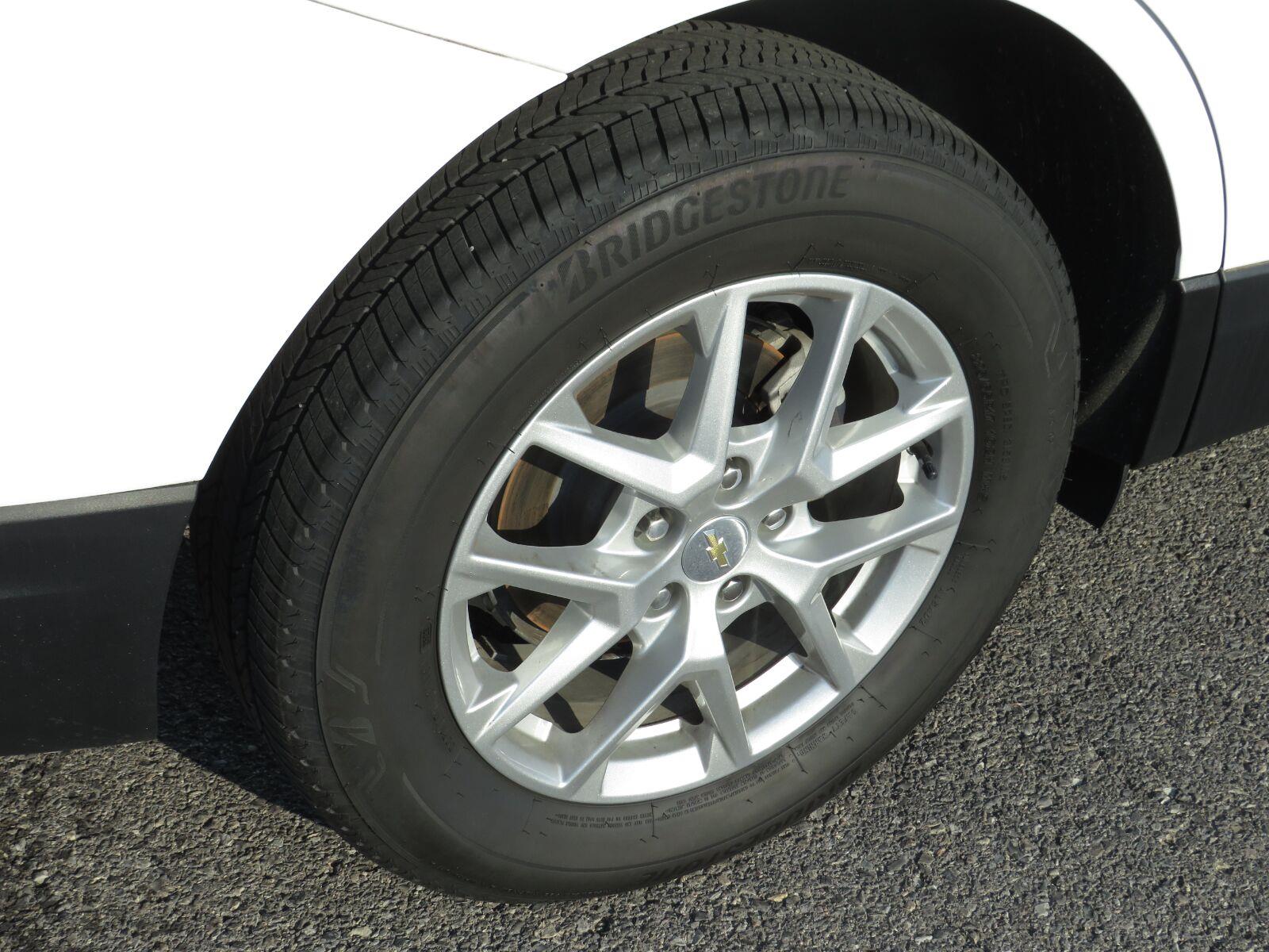 Used 2024 Summit White Chevrolet LT image 10