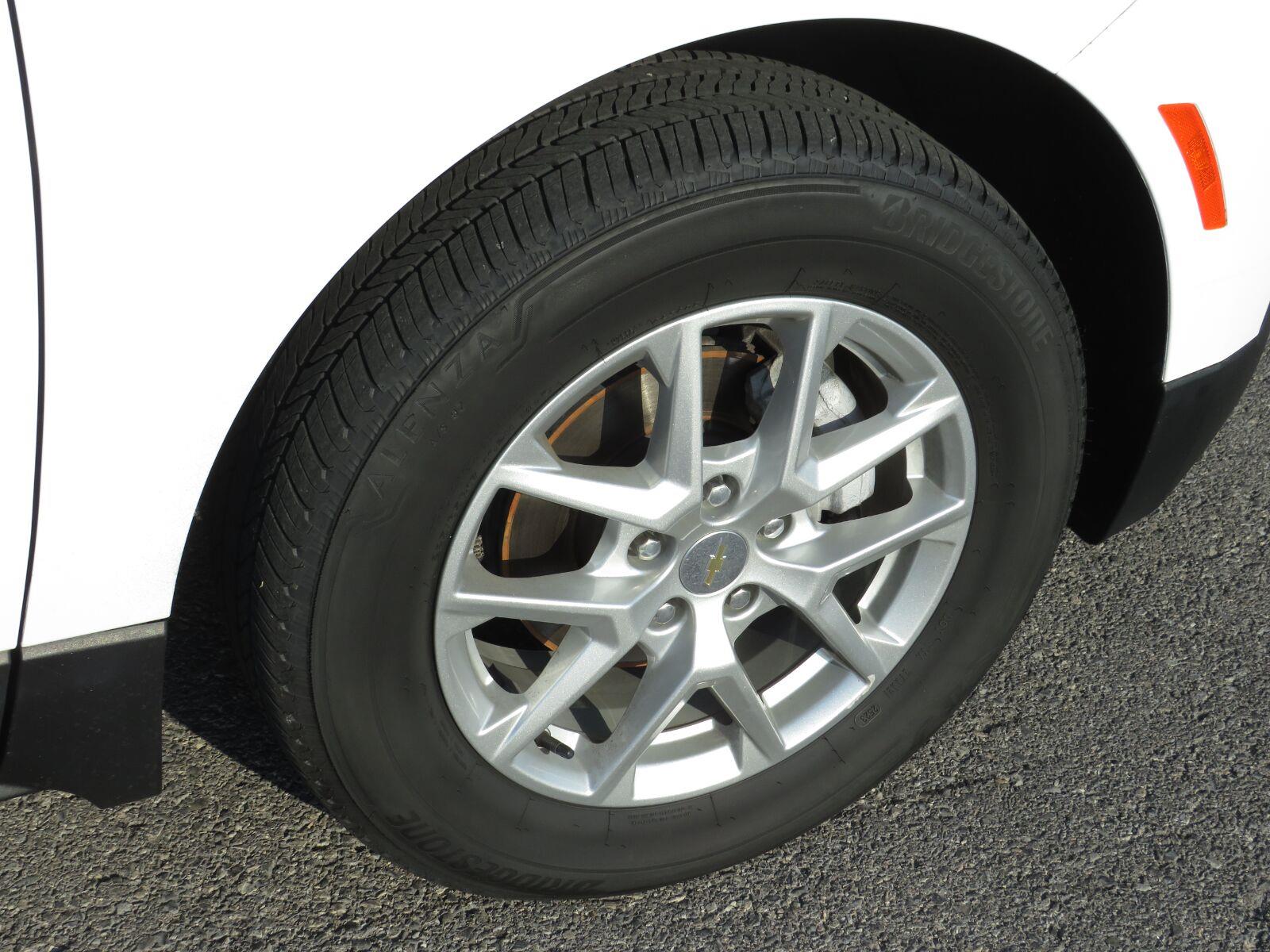 Used 2024 Summit White Chevrolet LT image 11