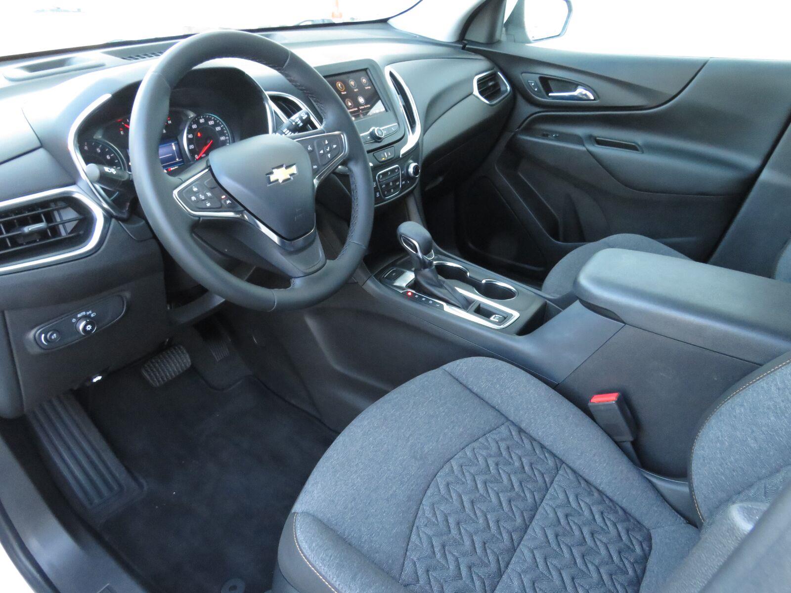 Used 2024 Summit White Chevrolet LT image 21