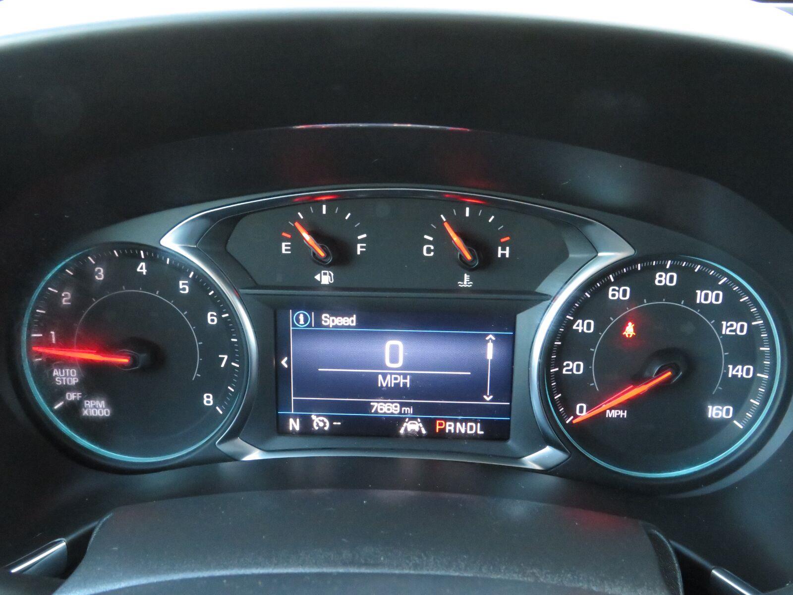 Used 2024 Summit White Chevrolet LT image 27