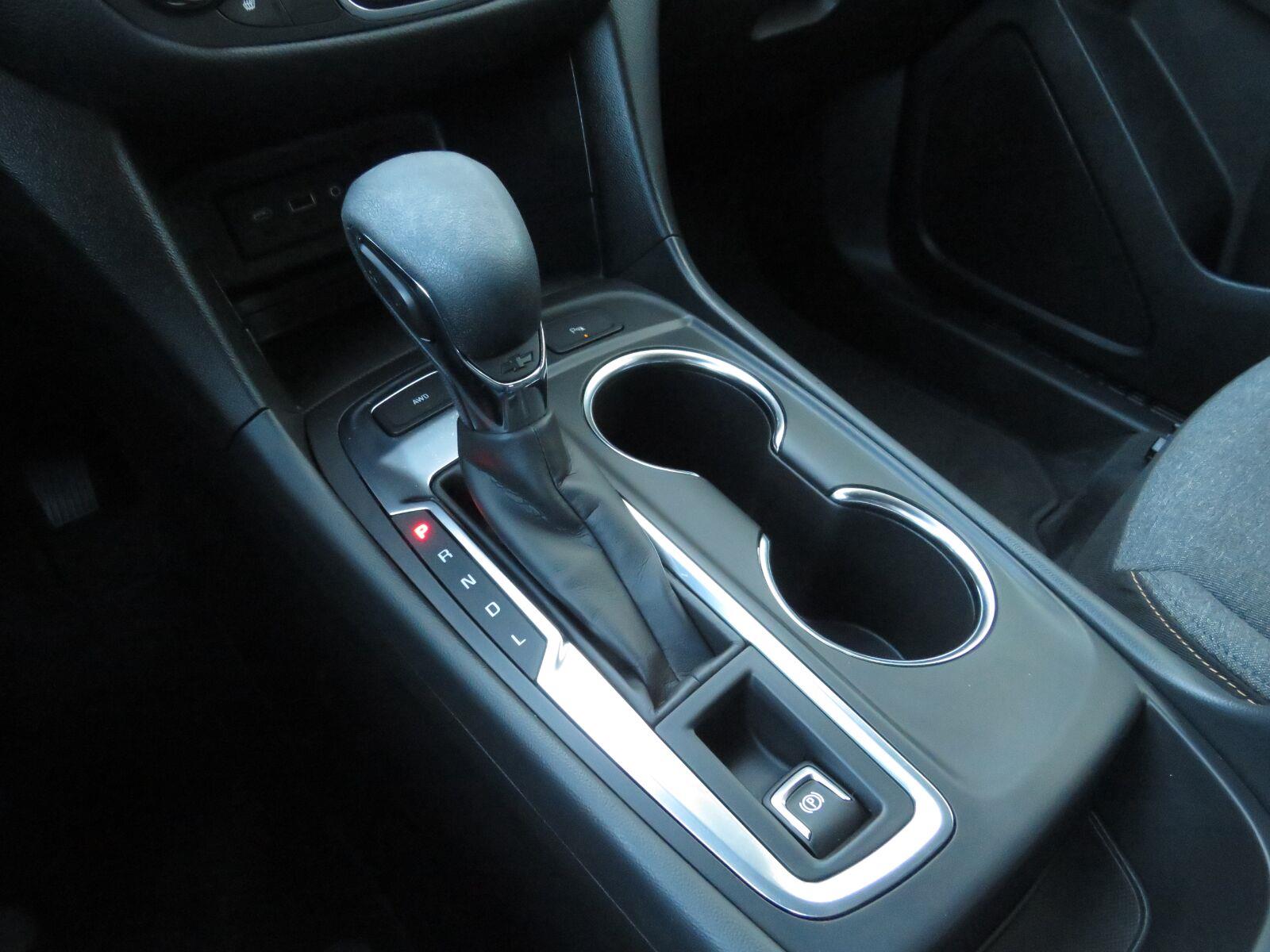 Used 2024 Summit White Chevrolet LT image 29
