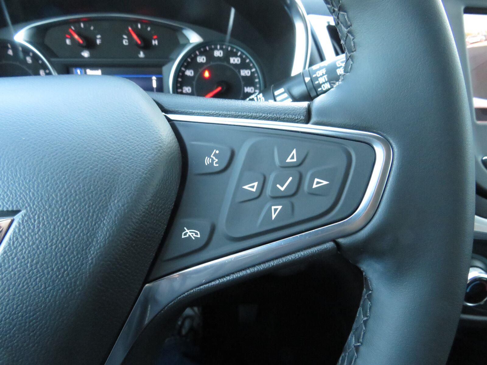 Used 2024 Summit White Chevrolet LT image 33