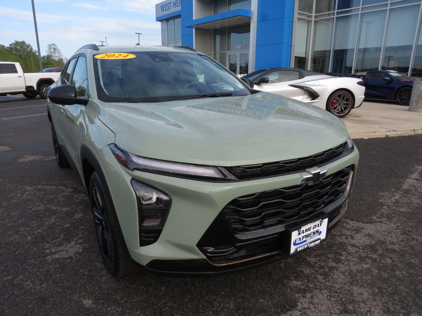 Used 2024 Cacti Green Chevrolet ACTIV image 3