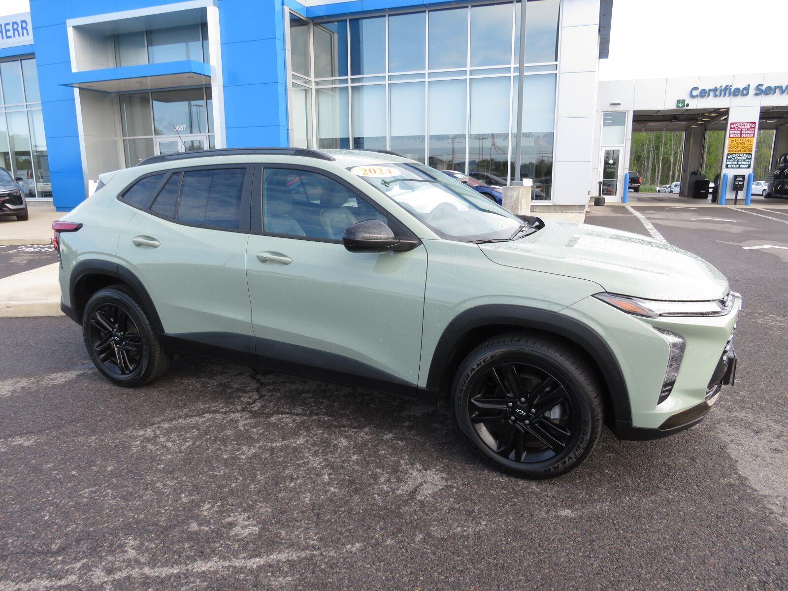 Used 2024 Cacti Green Chevrolet ACTIV image 6