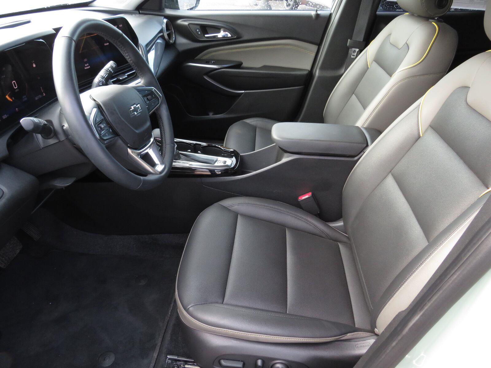 Used 2024 Cacti Green Chevrolet ACTIV image 21