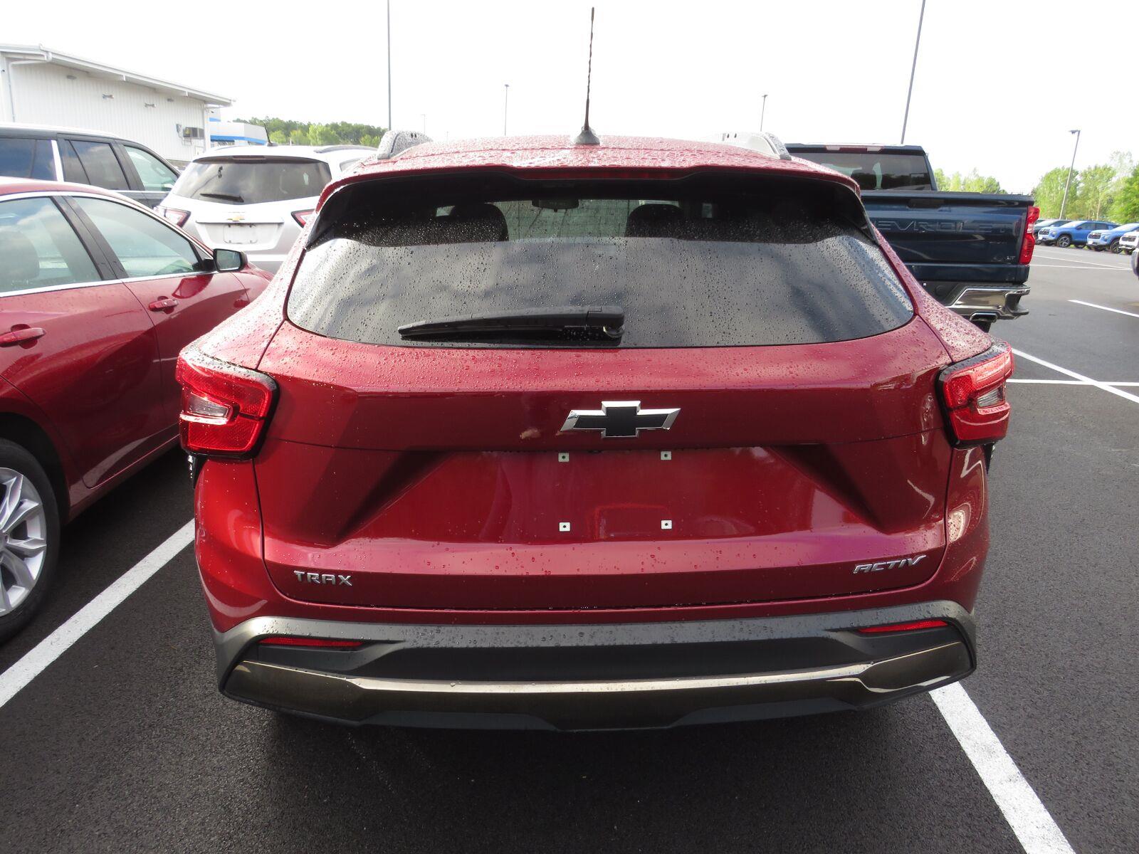 Used 2024 Crimson Metallic Chevrolet ACTIV image 11