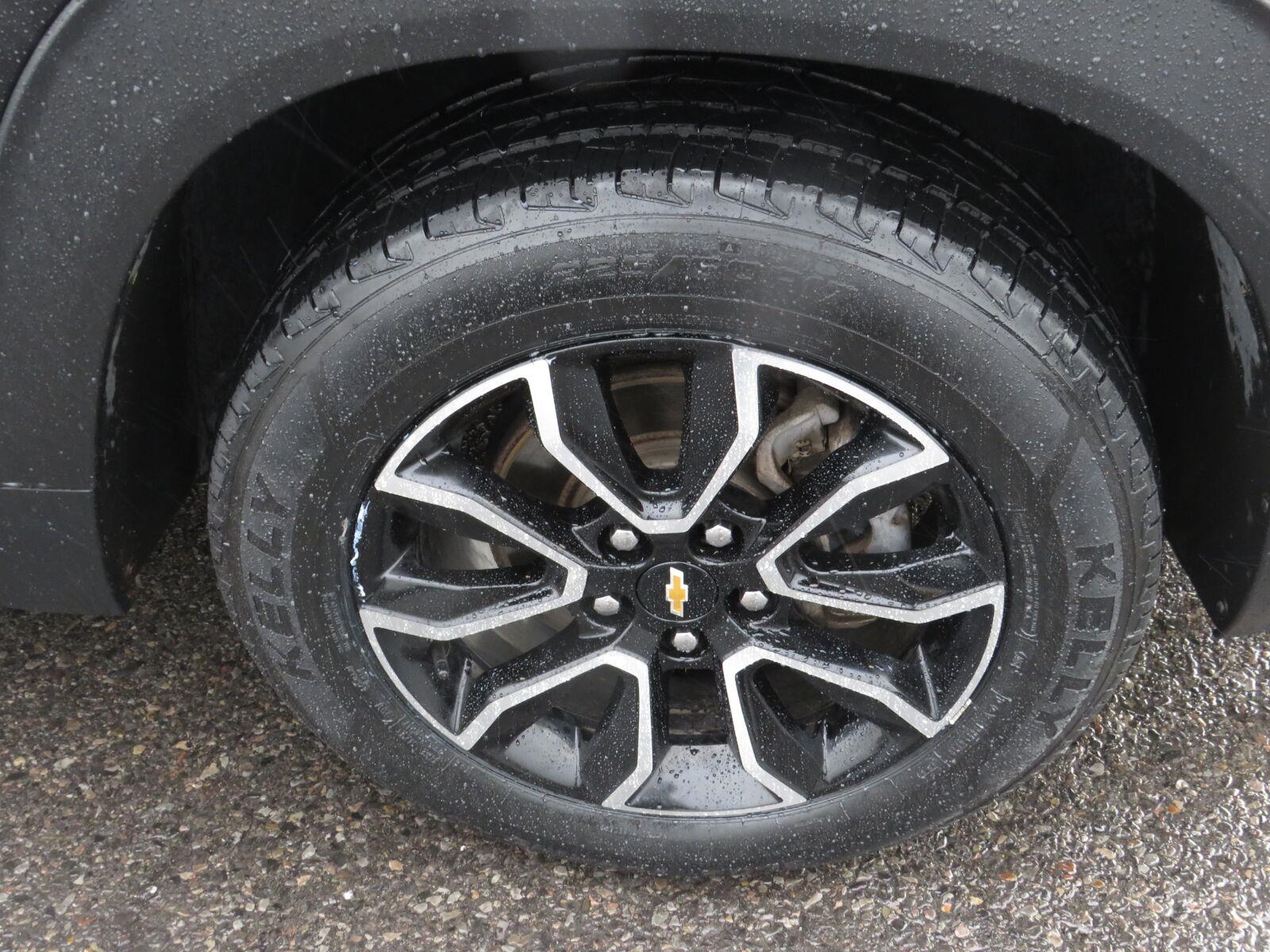 Used 2022 Mosaic Black Metallic Chevrolet ACTIV image 14