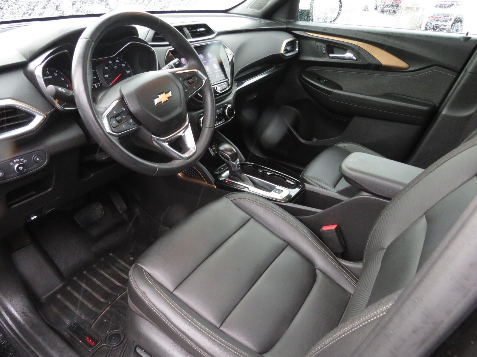 Used 2022 Mosaic Black Metallic Chevrolet ACTIV image 20