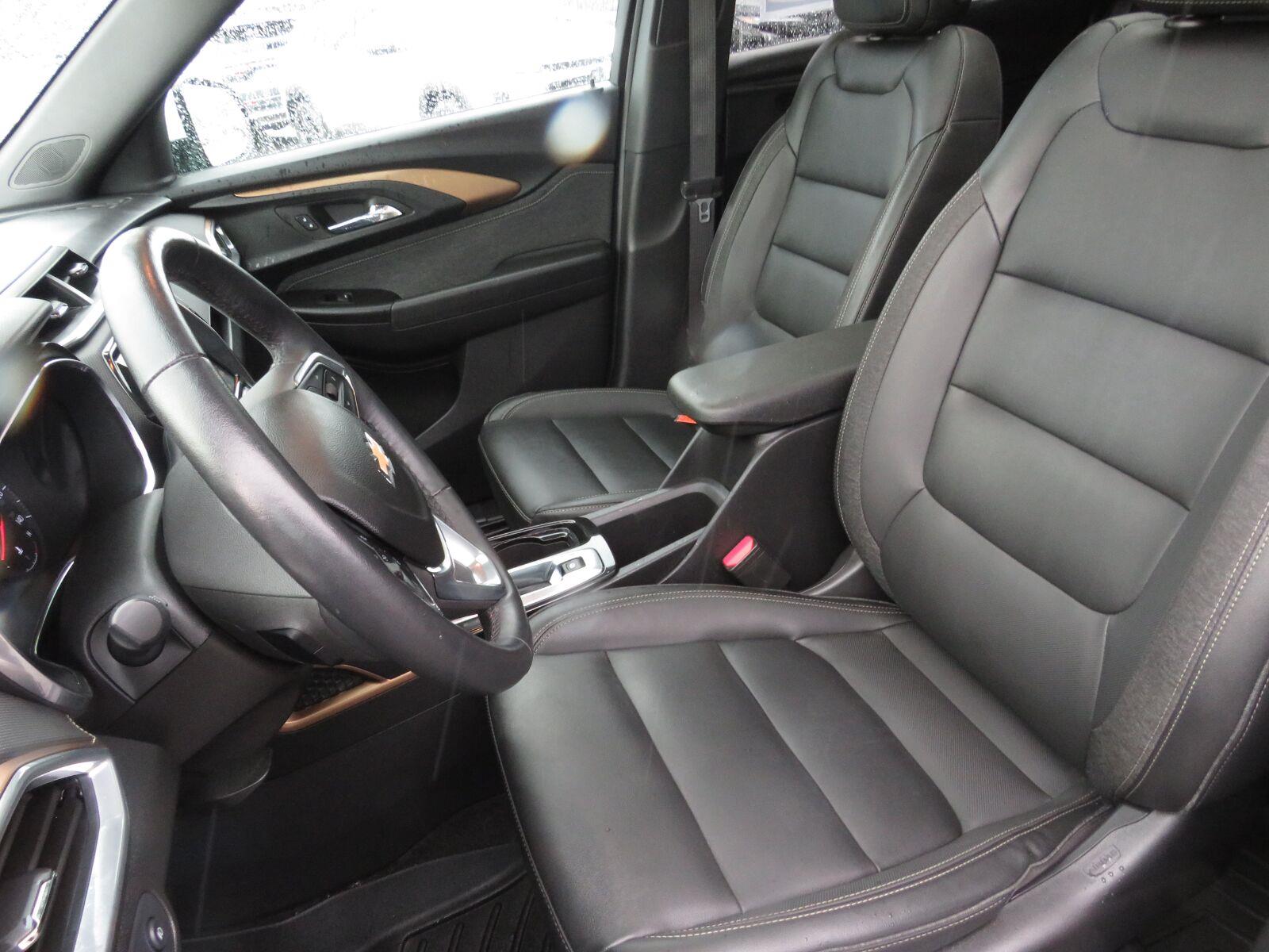 Used 2022 Mosaic Black Metallic Chevrolet ACTIV image 21