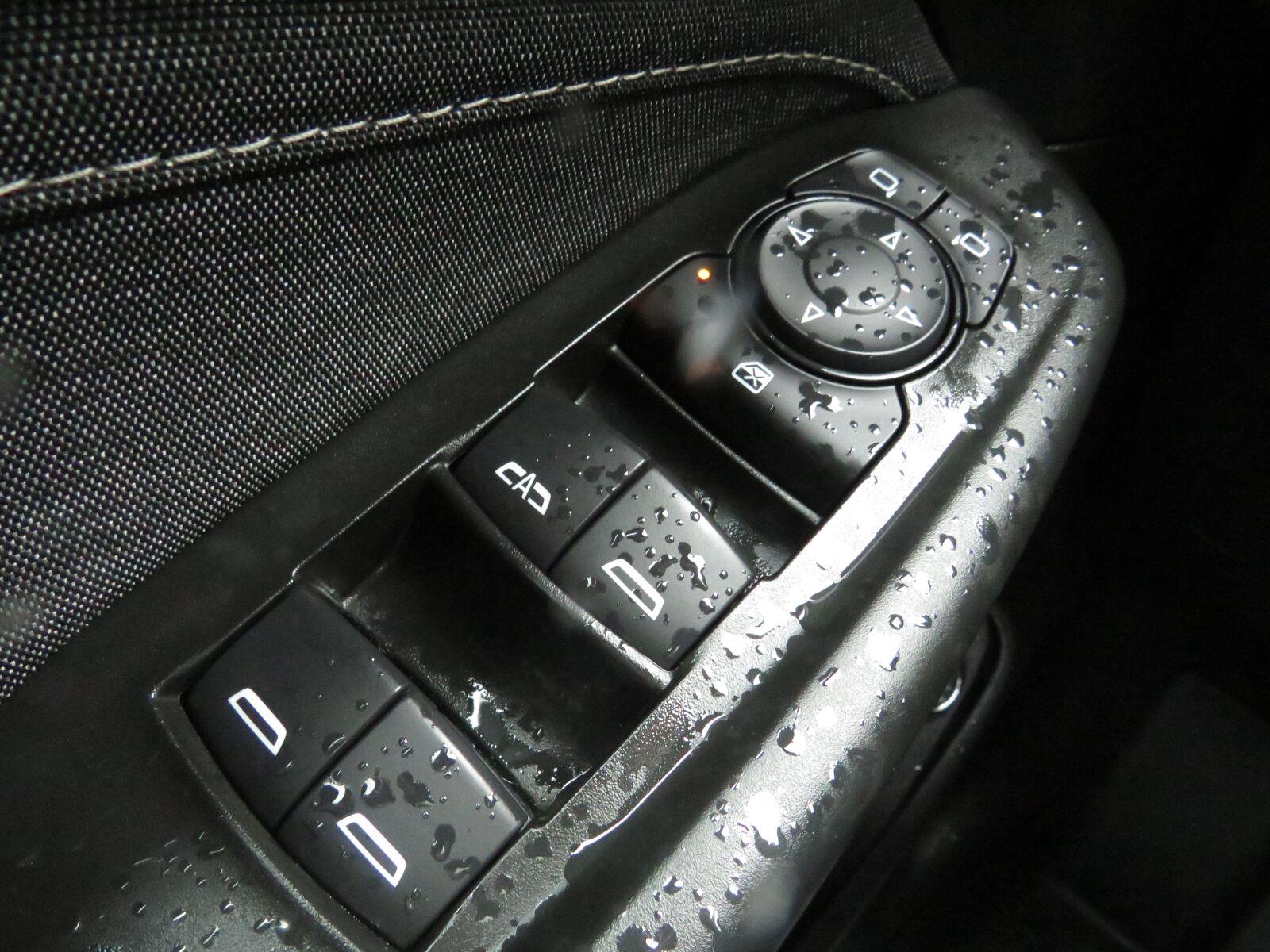 Used 2022 Mosaic Black Metallic Chevrolet ACTIV image 28