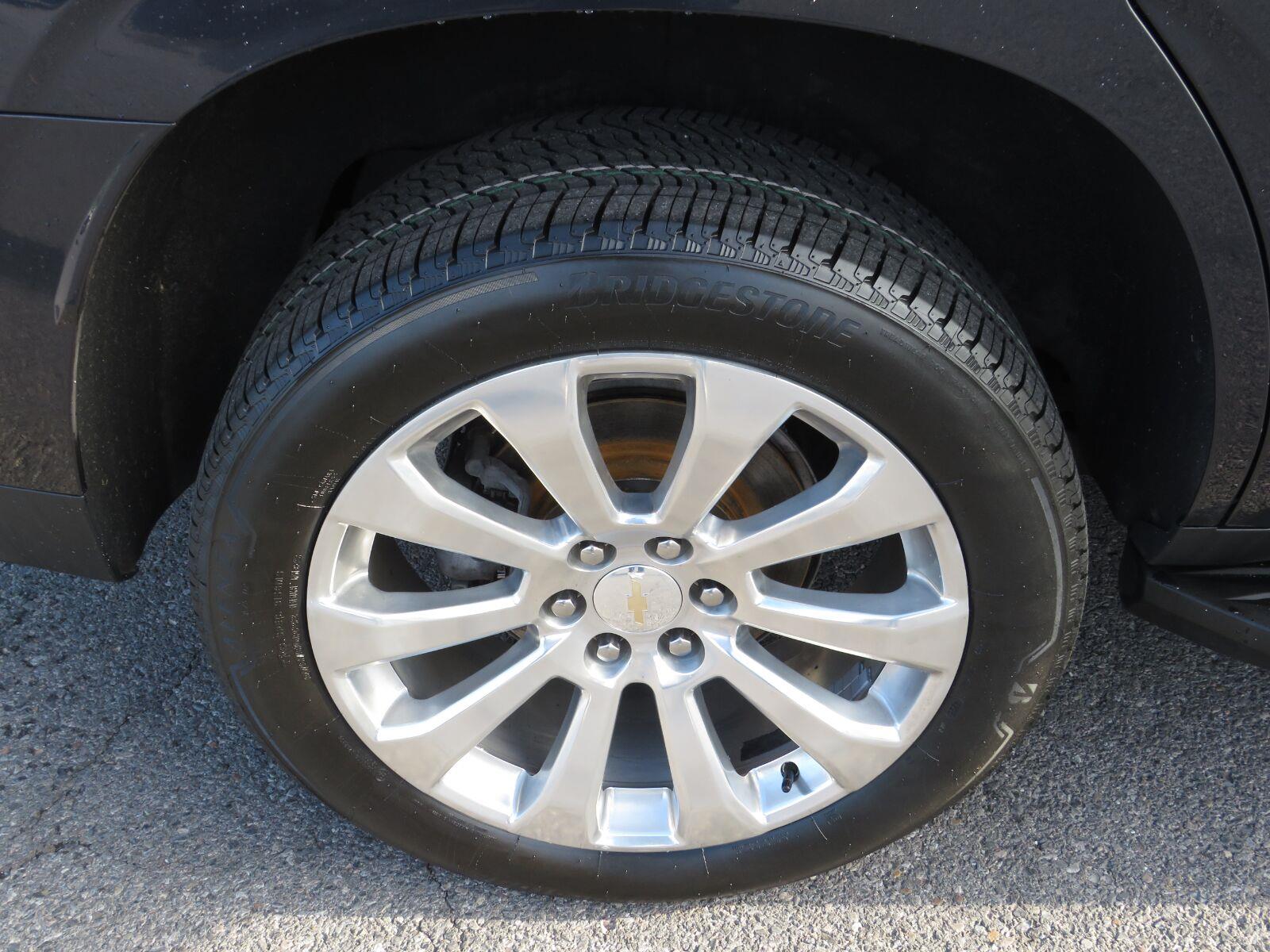 Used 2023 Dark Ash Metallic Chevrolet Premier image 17