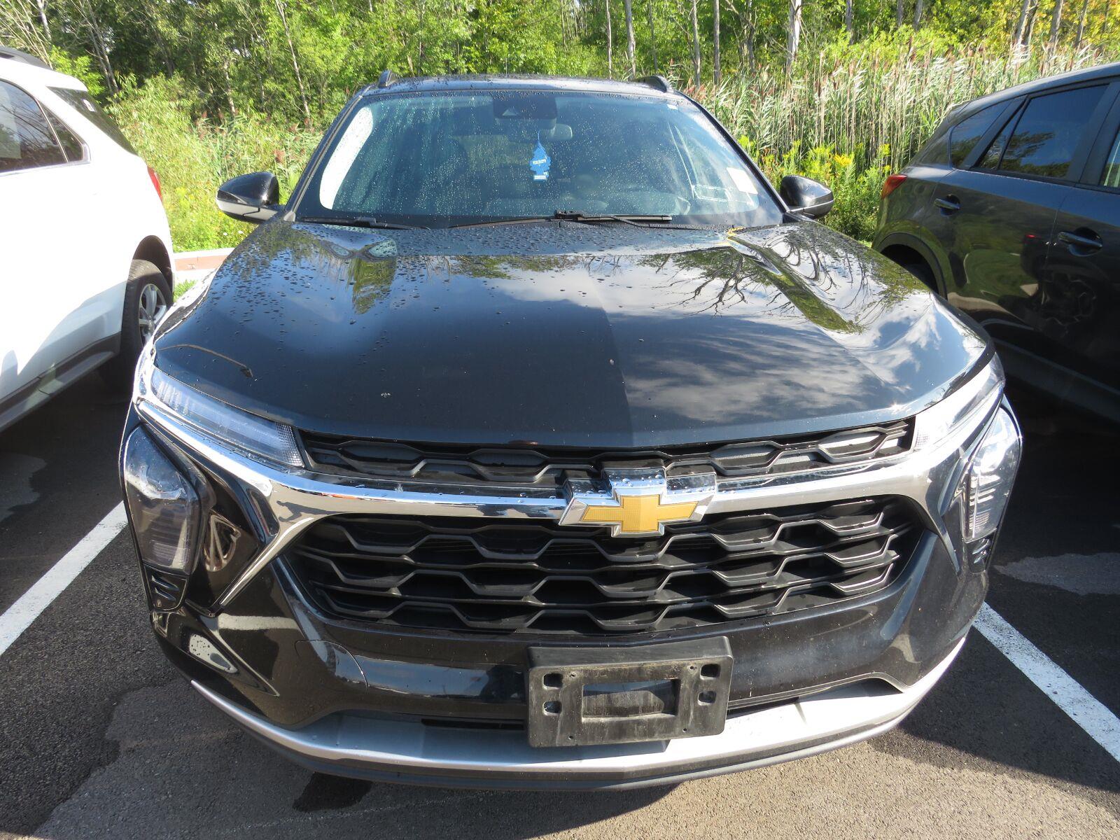 Used 2024 Mosaic Black Metallic Chevrolet LT image 4