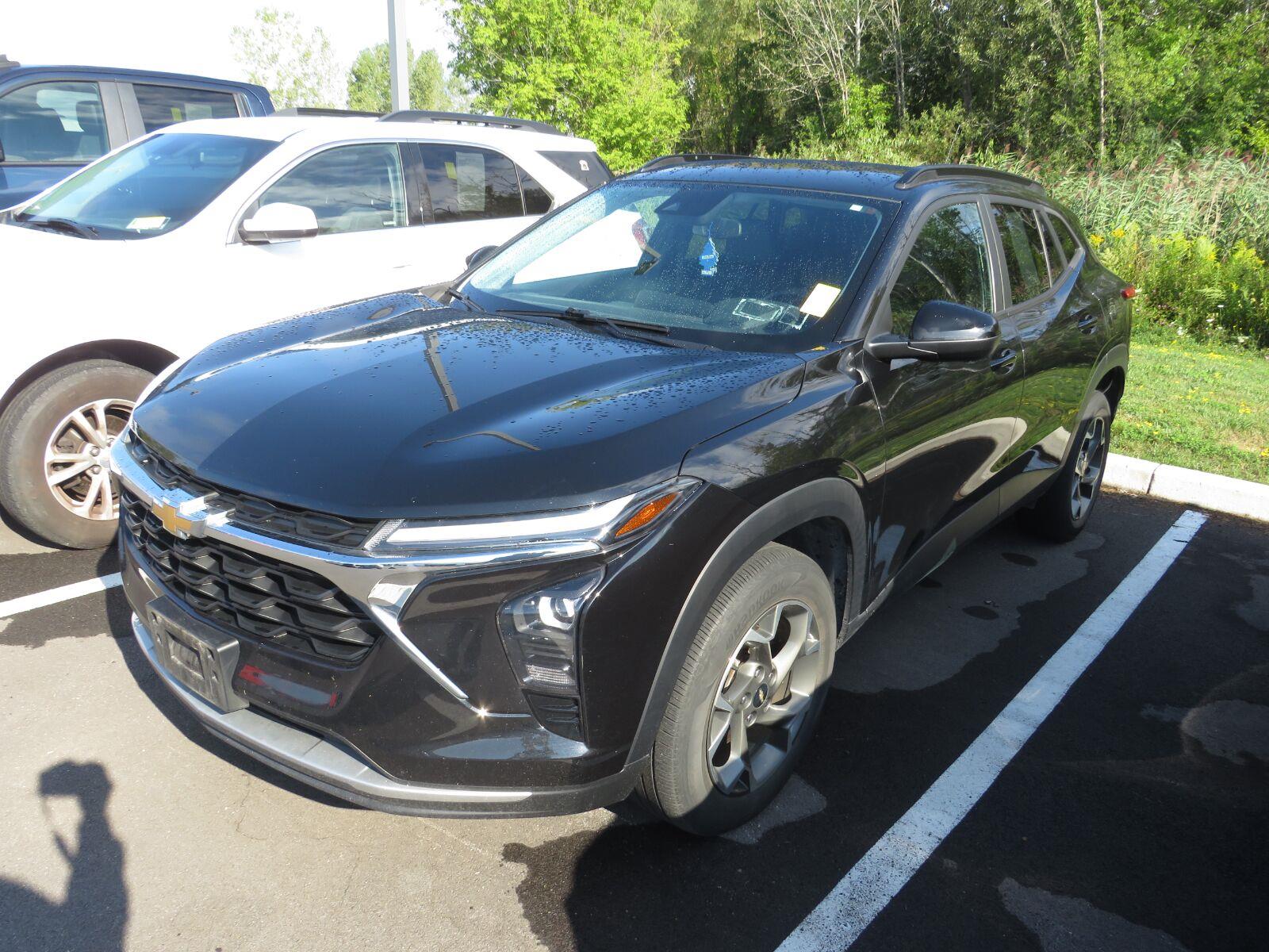 Used 2024 Mosaic Black Metallic Chevrolet LT image 6