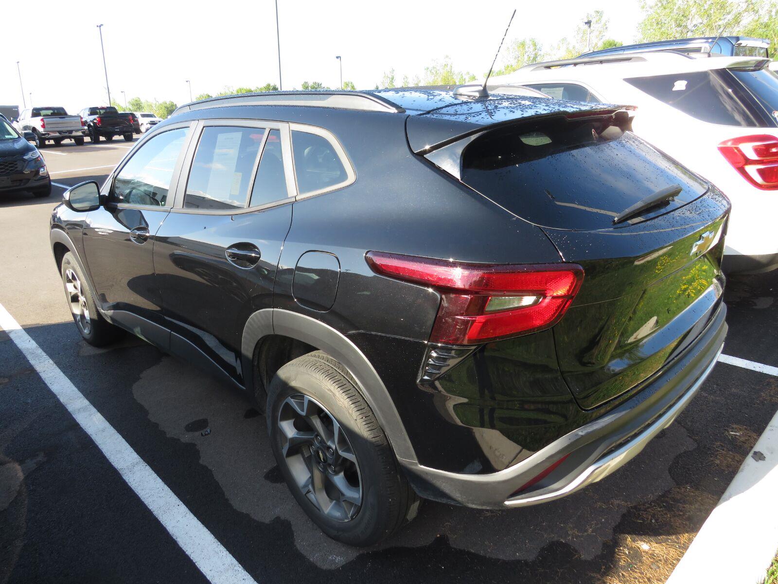 Used 2024 Mosaic Black Metallic Chevrolet LT image 7