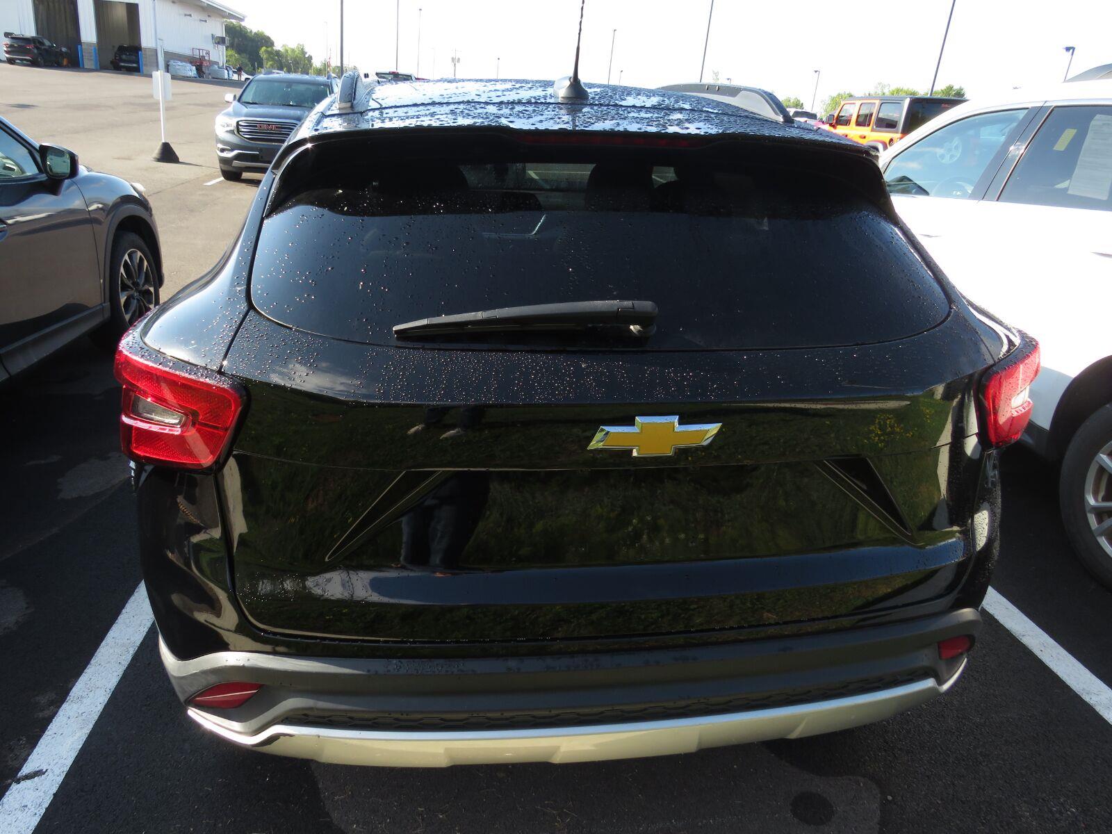 Used 2024 Mosaic Black Metallic Chevrolet LT image 8