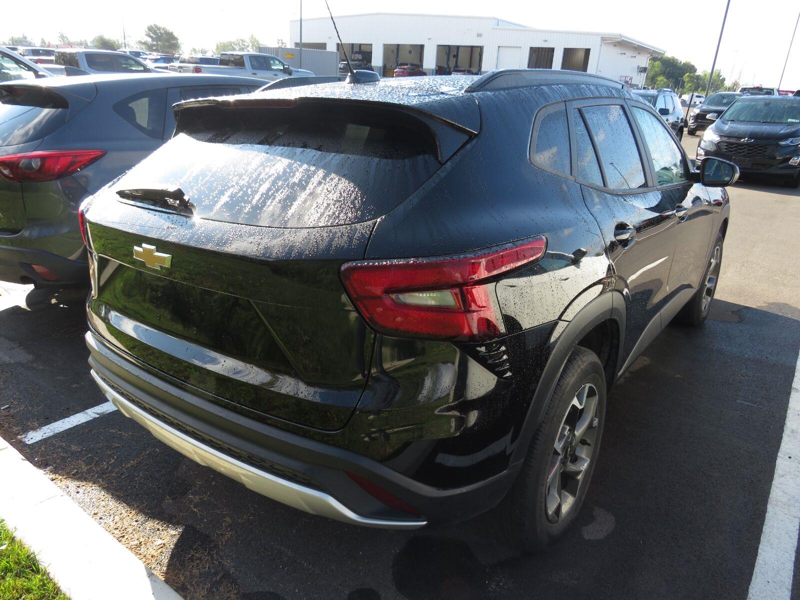 Used 2024 Mosaic Black Metallic Chevrolet LT image 9