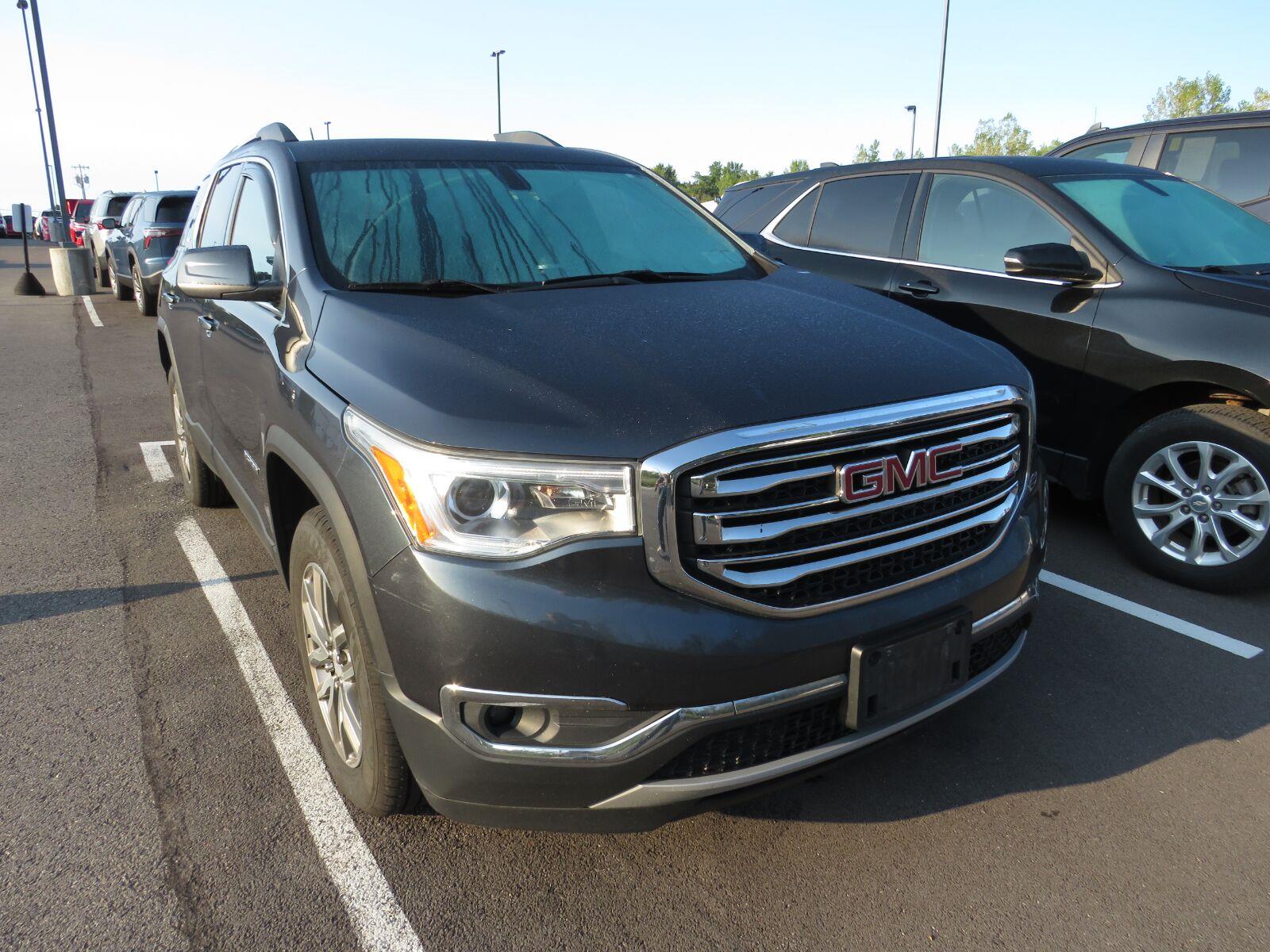 Used 2019 Dark Sky Metallic GMC SLE image 3
