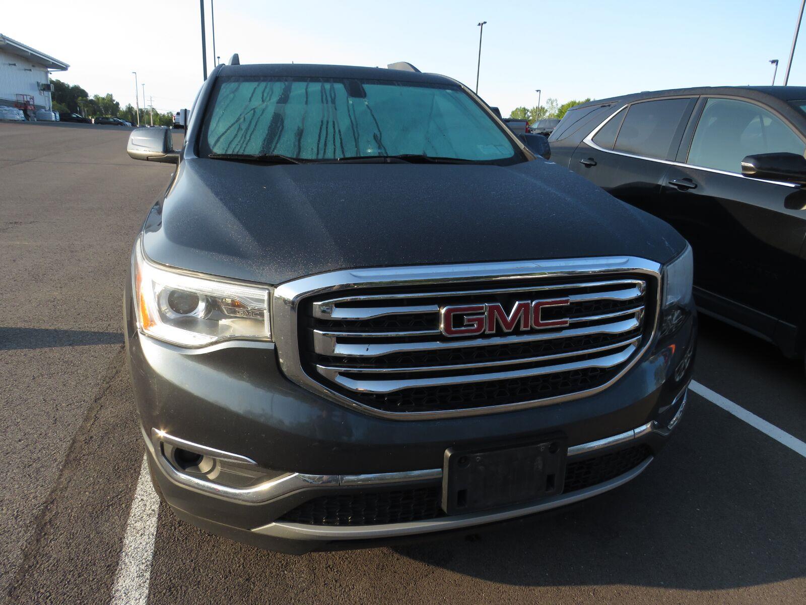 Used 2019 Dark Sky Metallic GMC SLE image 5