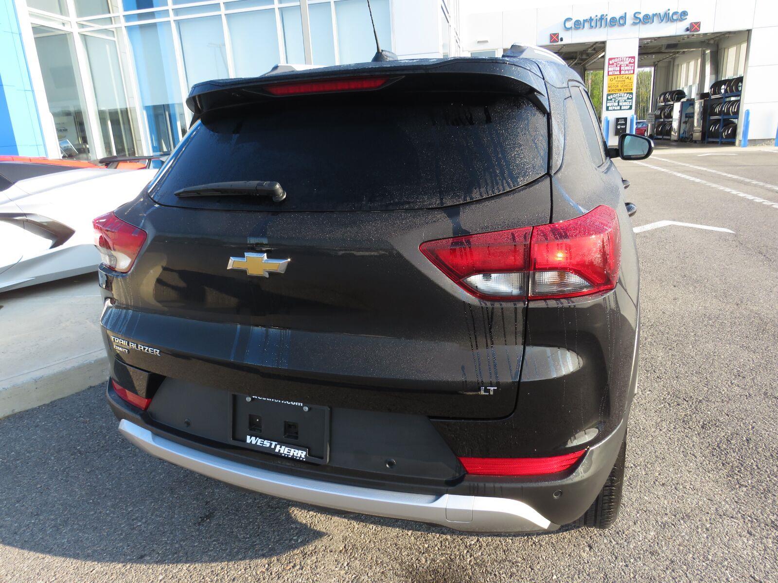 Used 2026 Mosaic Black Metallic Chevrolet LT image 7