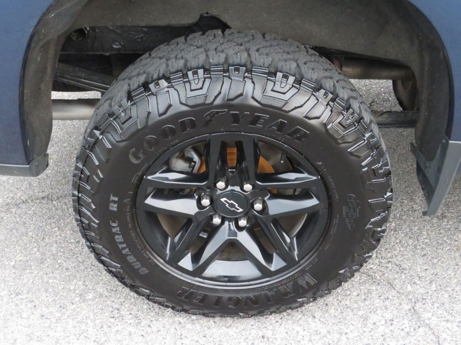 Used 2021 Northsky Blue Metallic Chevrolet LT Trail Boss image 16