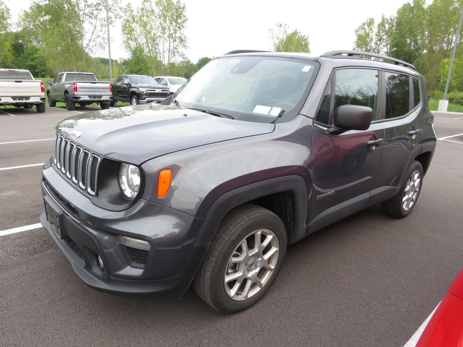 Used 2023 Graphite Gray Jeep Latitude image 8