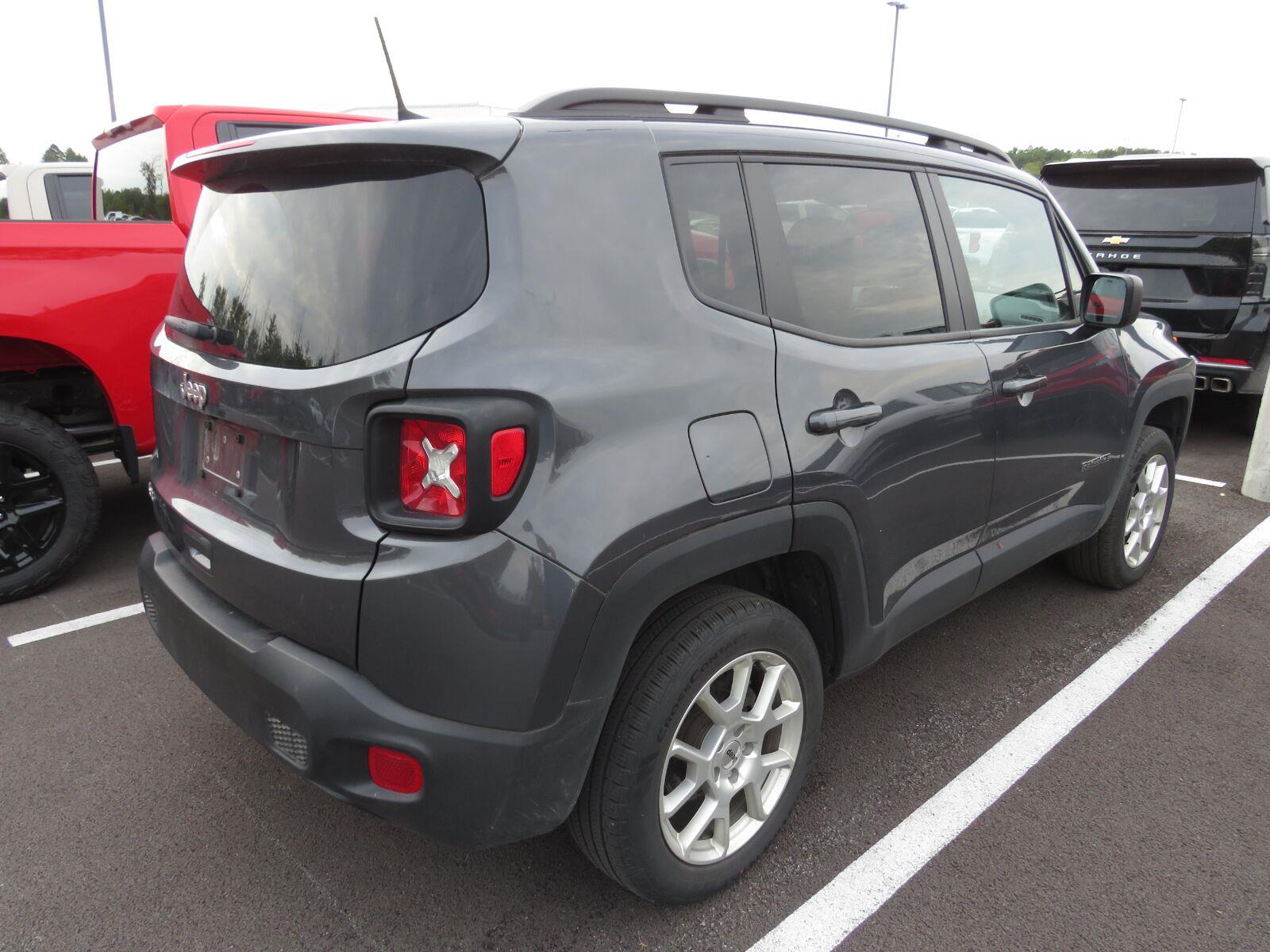 Used 2023 Graphite Gray Jeep Latitude image 12