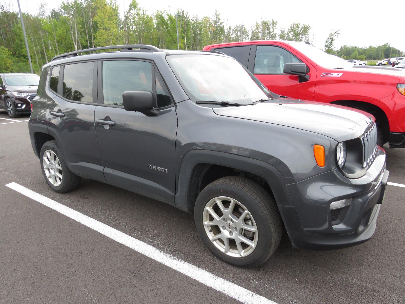 Used 2023 Graphite Gray Jeep Latitude image 14
