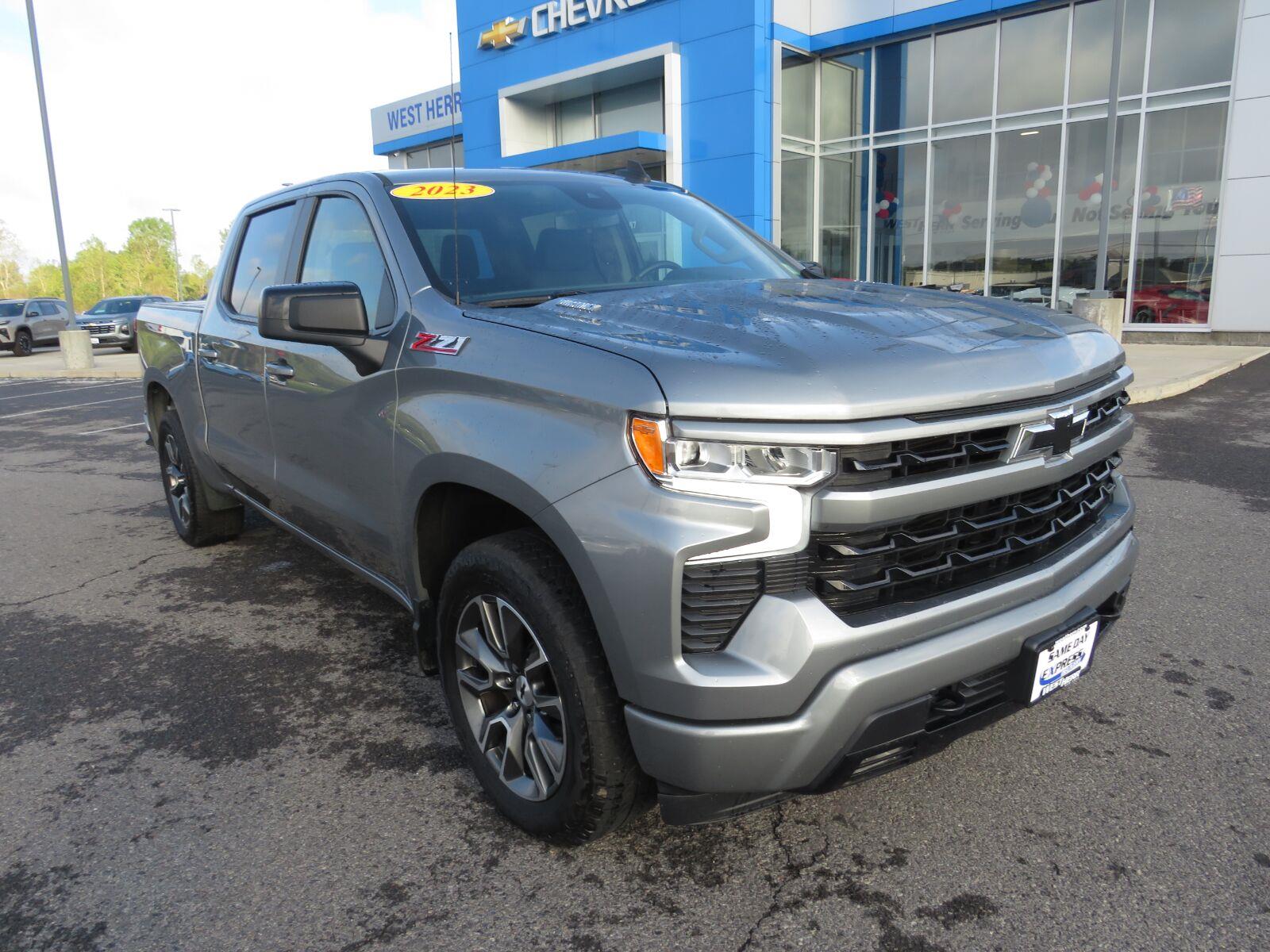 Used 2023 STERLING GRAY METALLIC Chevrolet RST image 2