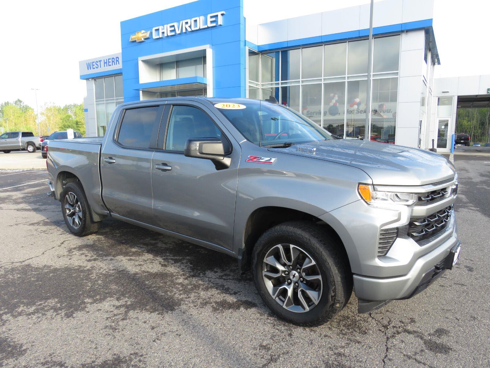 Used 2023 STERLING GRAY METALLIC Chevrolet RST image 5