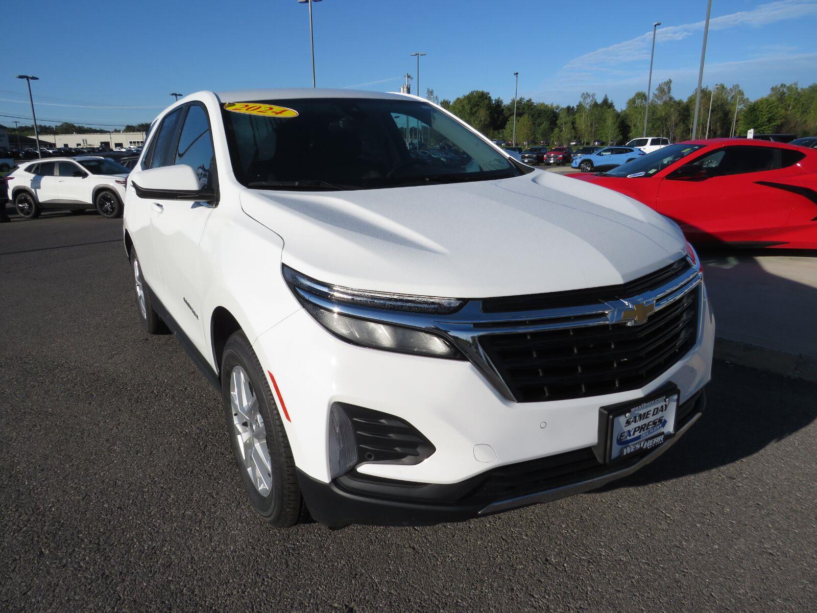 Used 2024 Summit White Chevrolet LT image 3