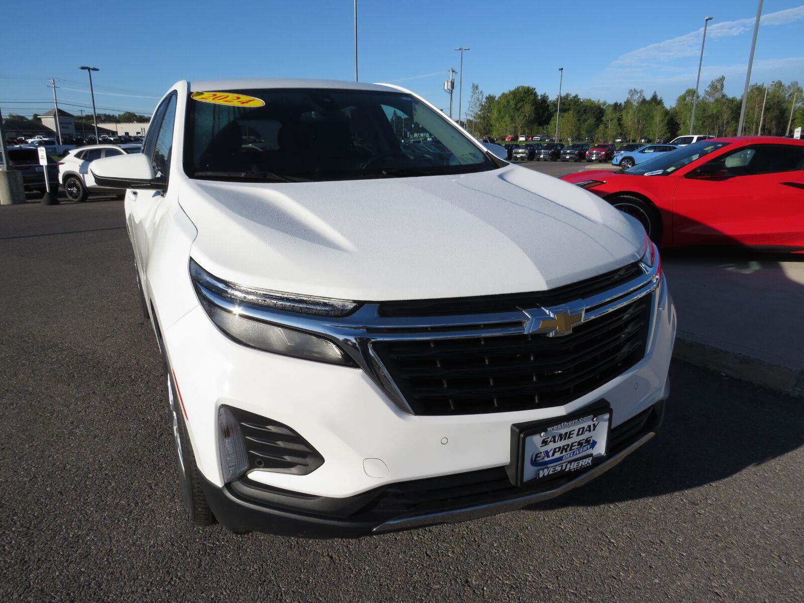 Used 2024 Summit White Chevrolet LT image 4