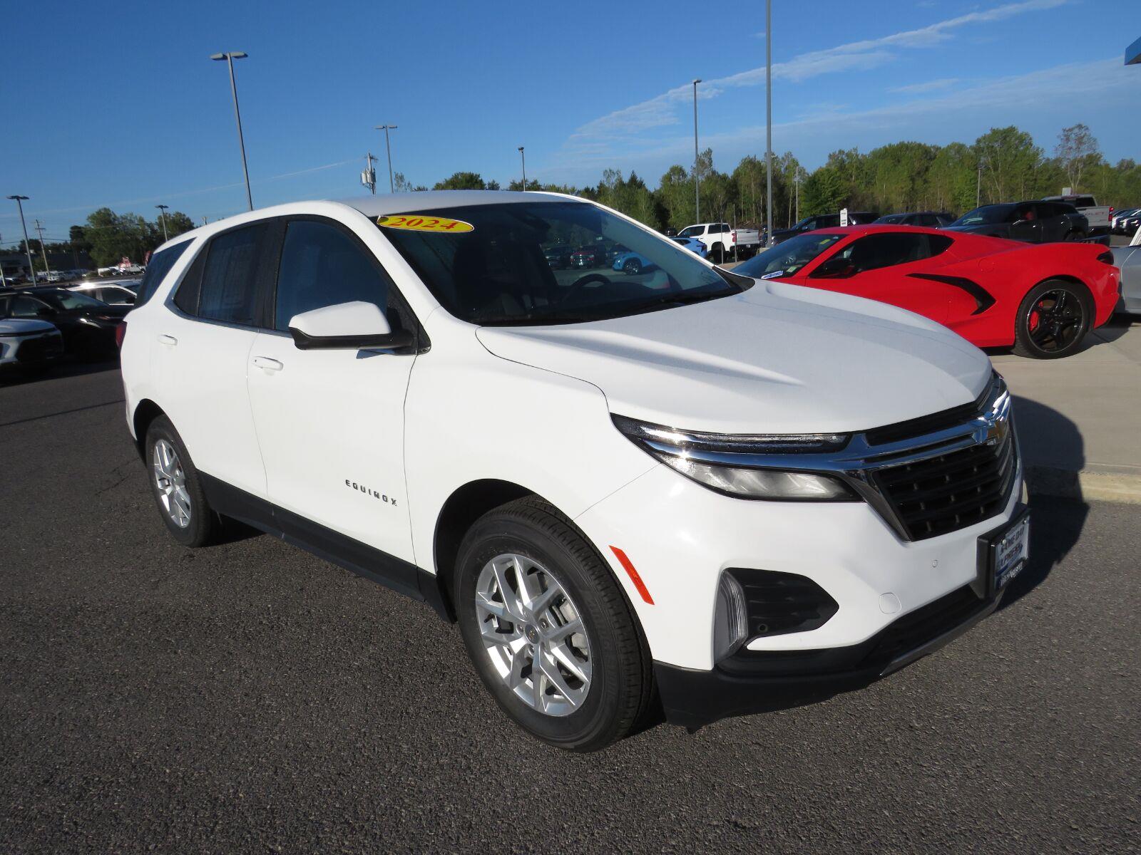 Used 2024 Summit White Chevrolet LT image 6