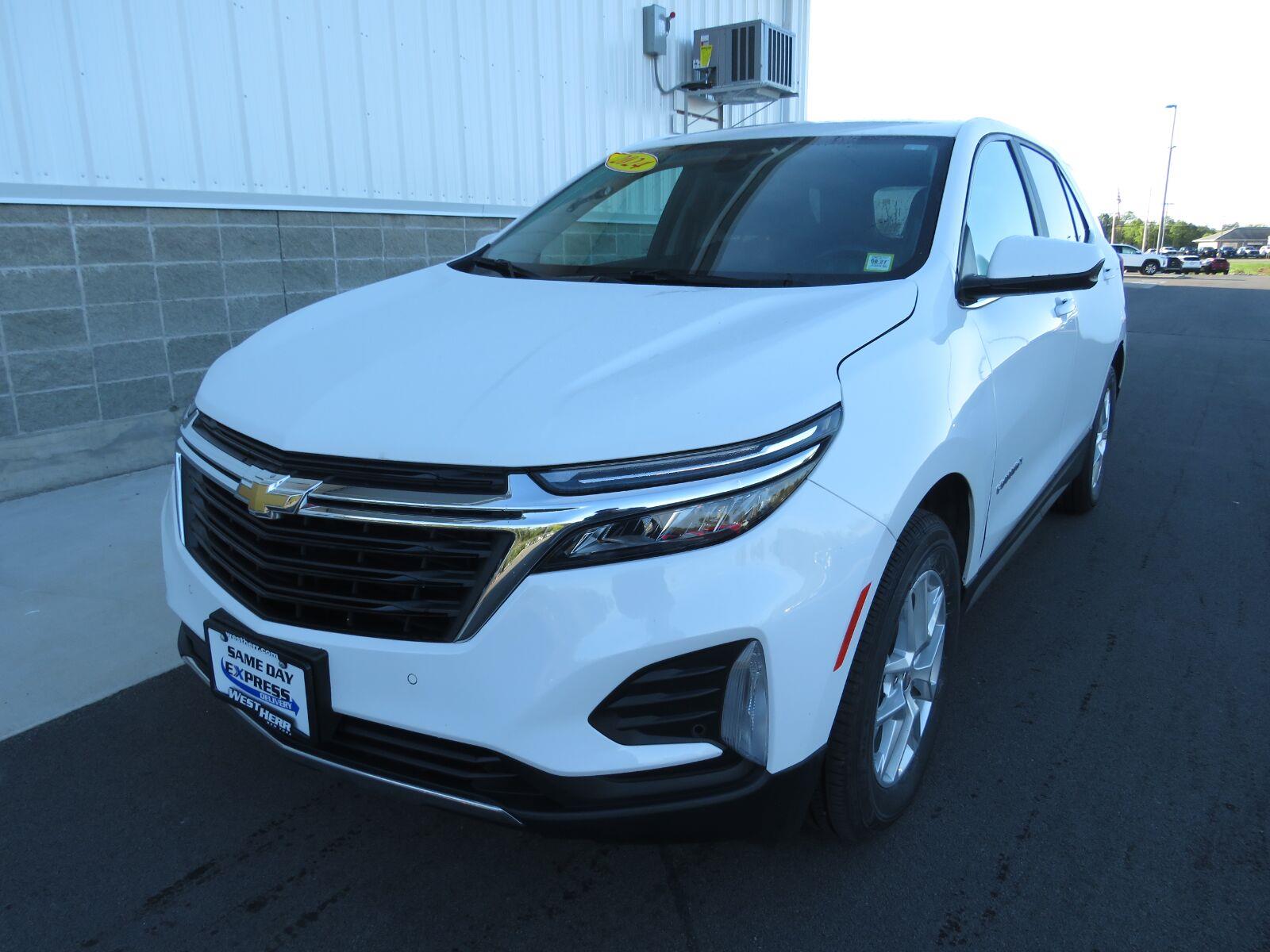 Used 2024 Summit White Chevrolet LT image 14
