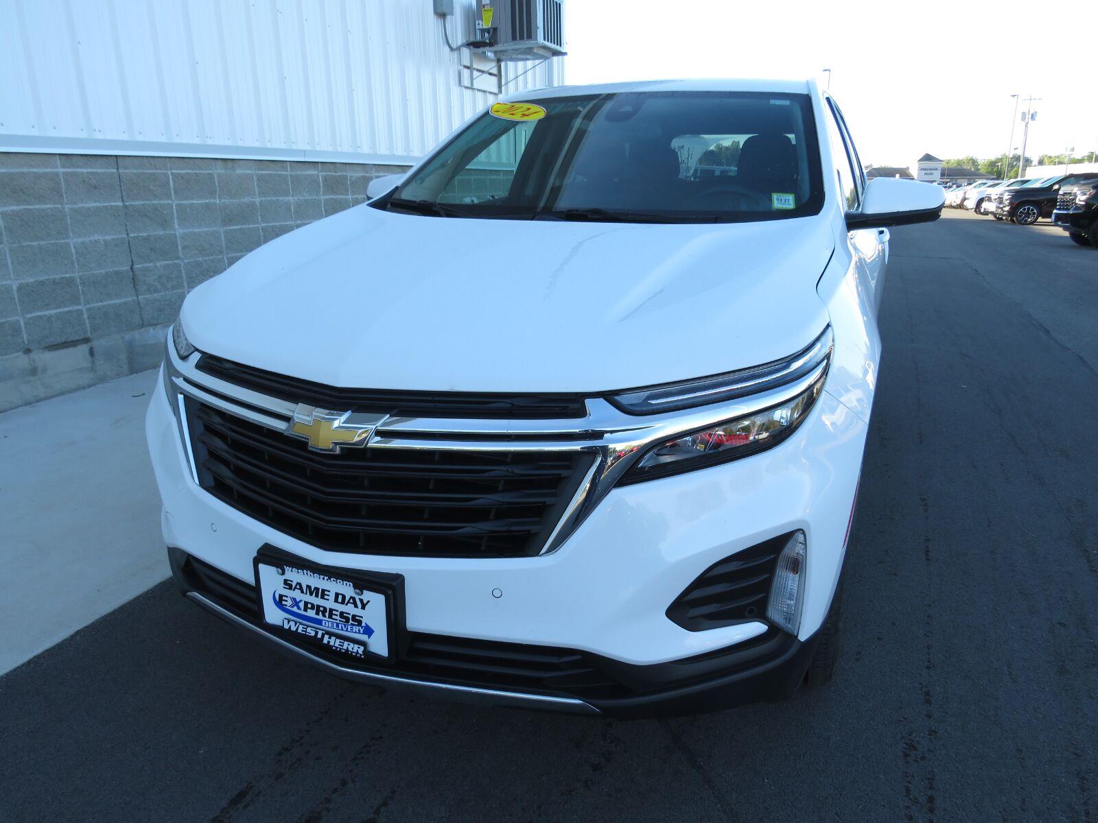 Used 2024 Summit White Chevrolet LT image 15