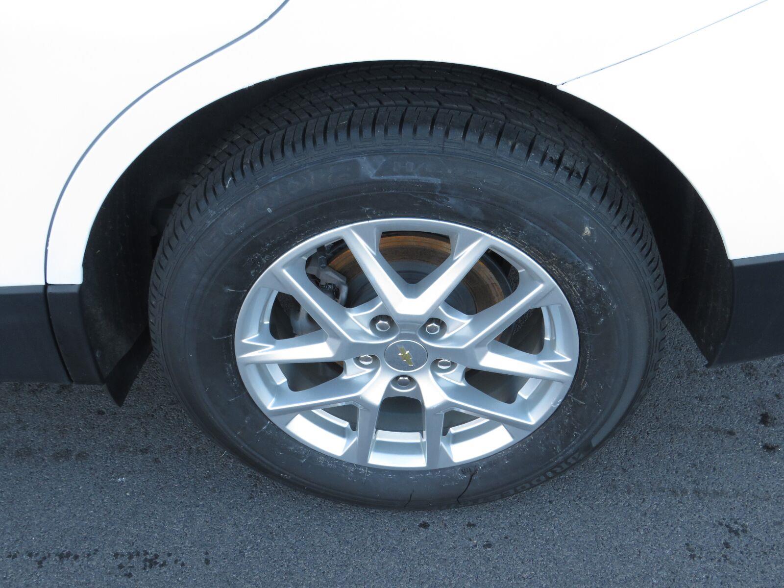 Used 2024 Summit White Chevrolet LT image 20