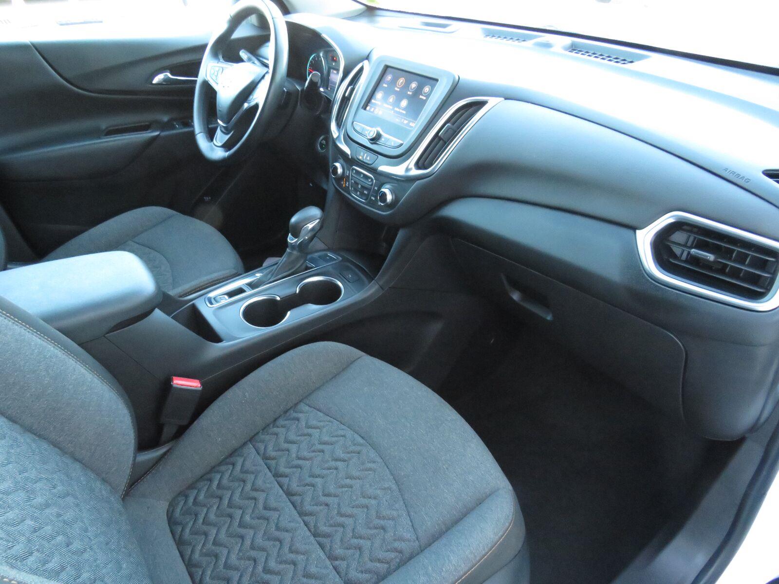 Used 2024 Summit White Chevrolet LT image 28