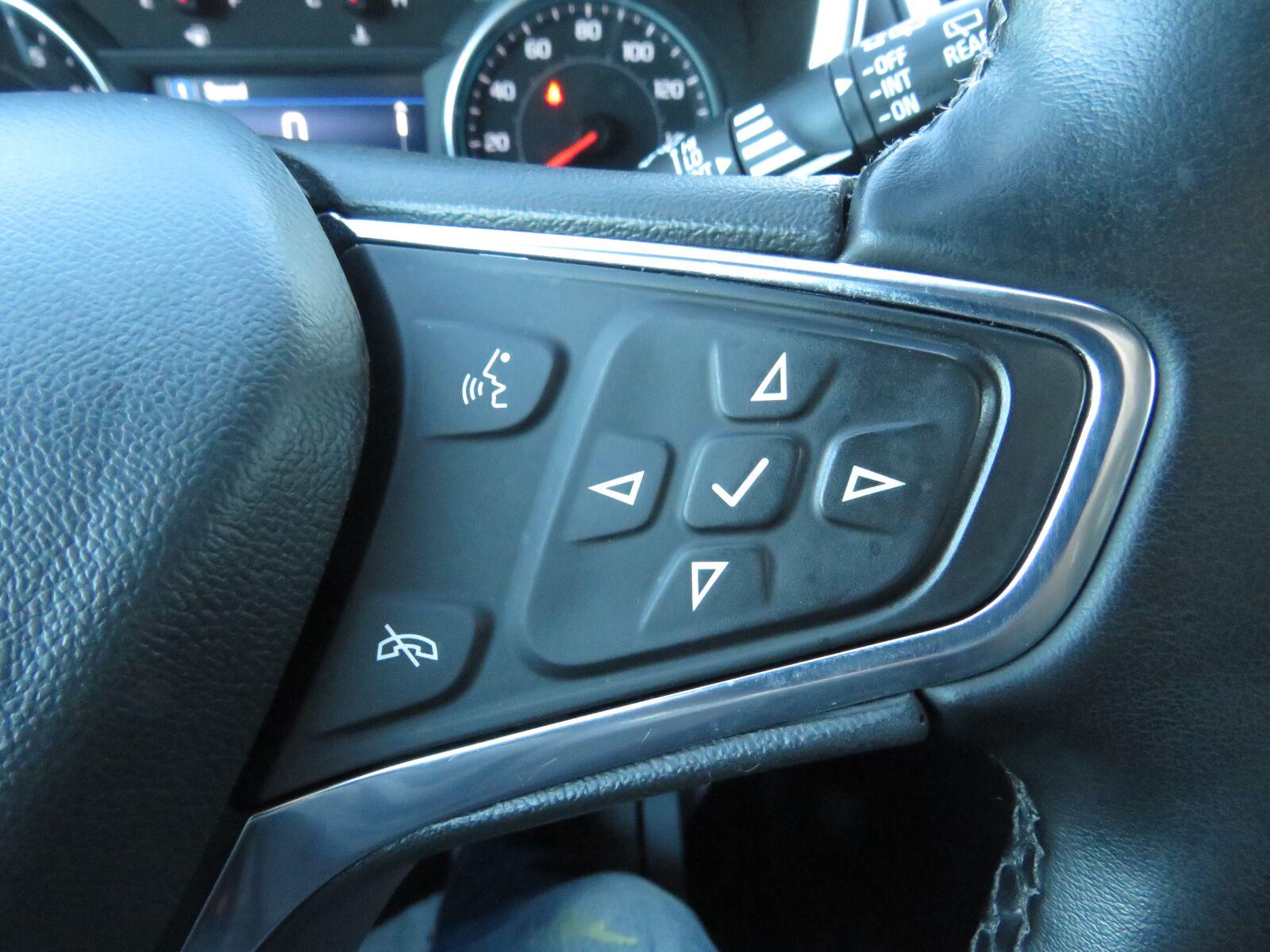 Used 2024 Summit White Chevrolet LT image 37