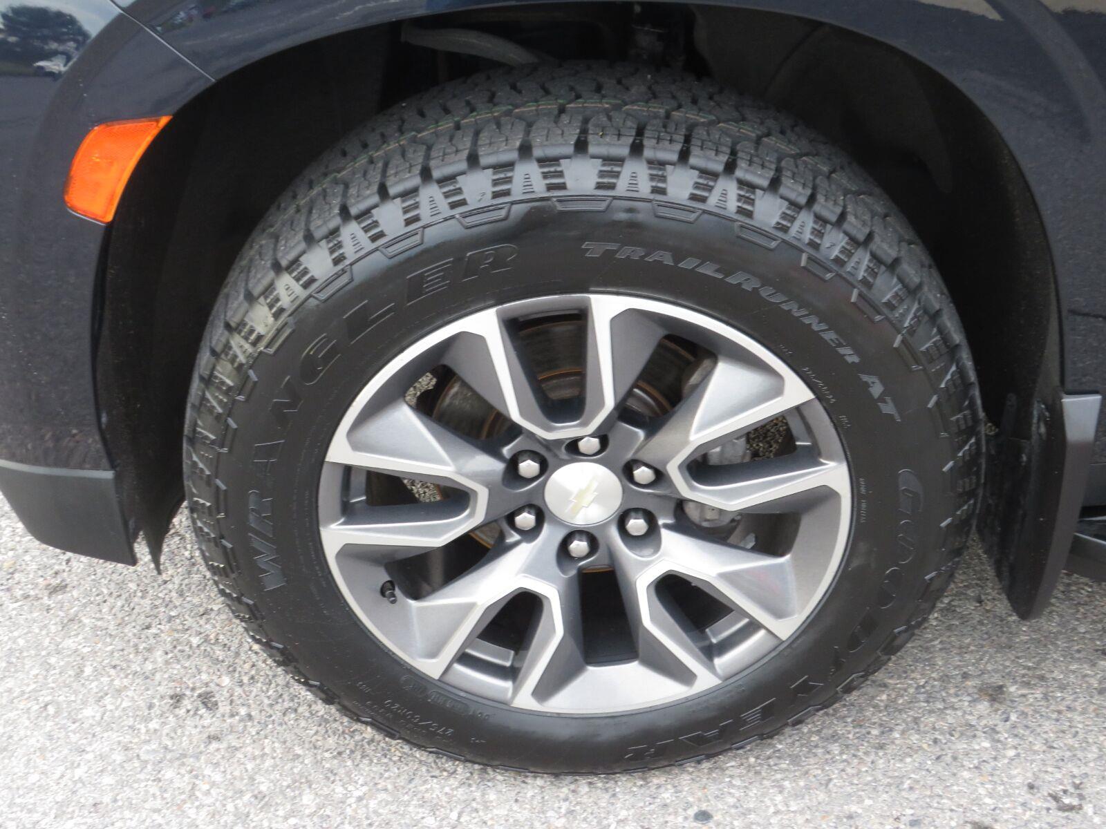 Used 2021 Midnight Blue Metallic Chevrolet LT image 14