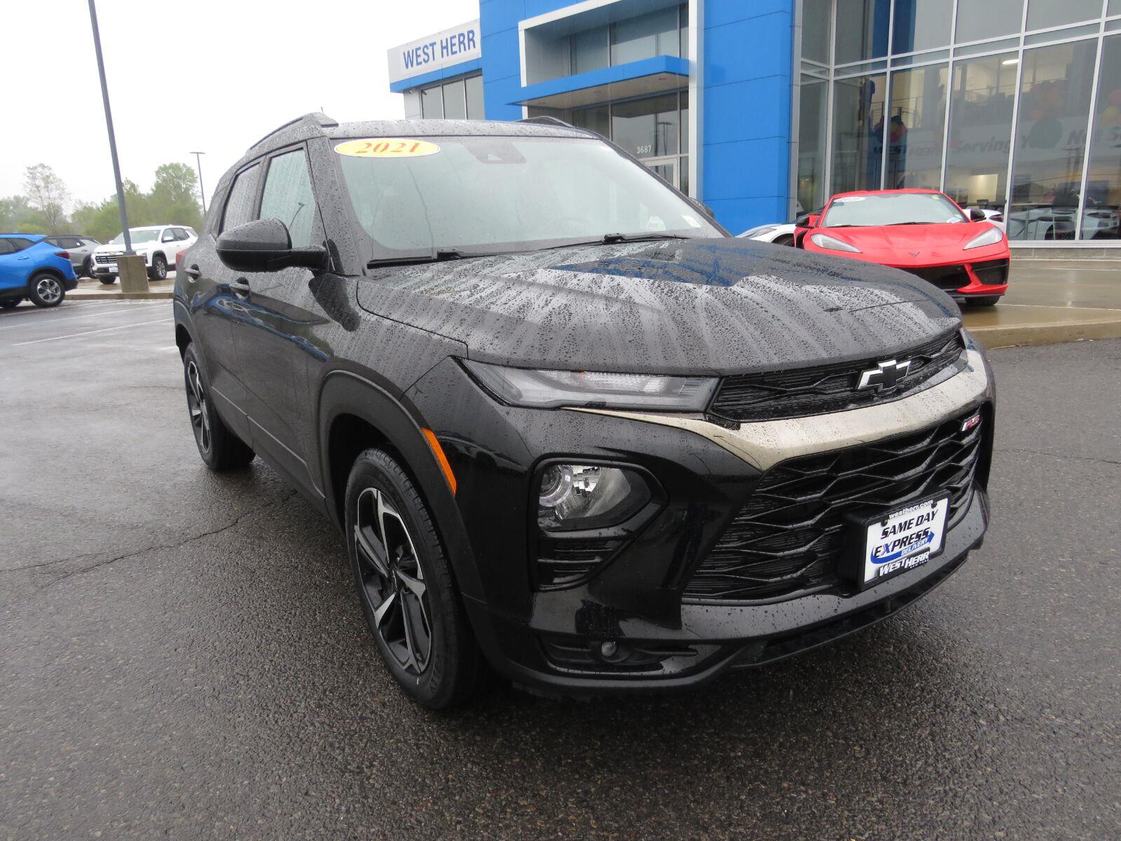 Used 2021 Mosaic Black Metallic Chevrolet RS image 2