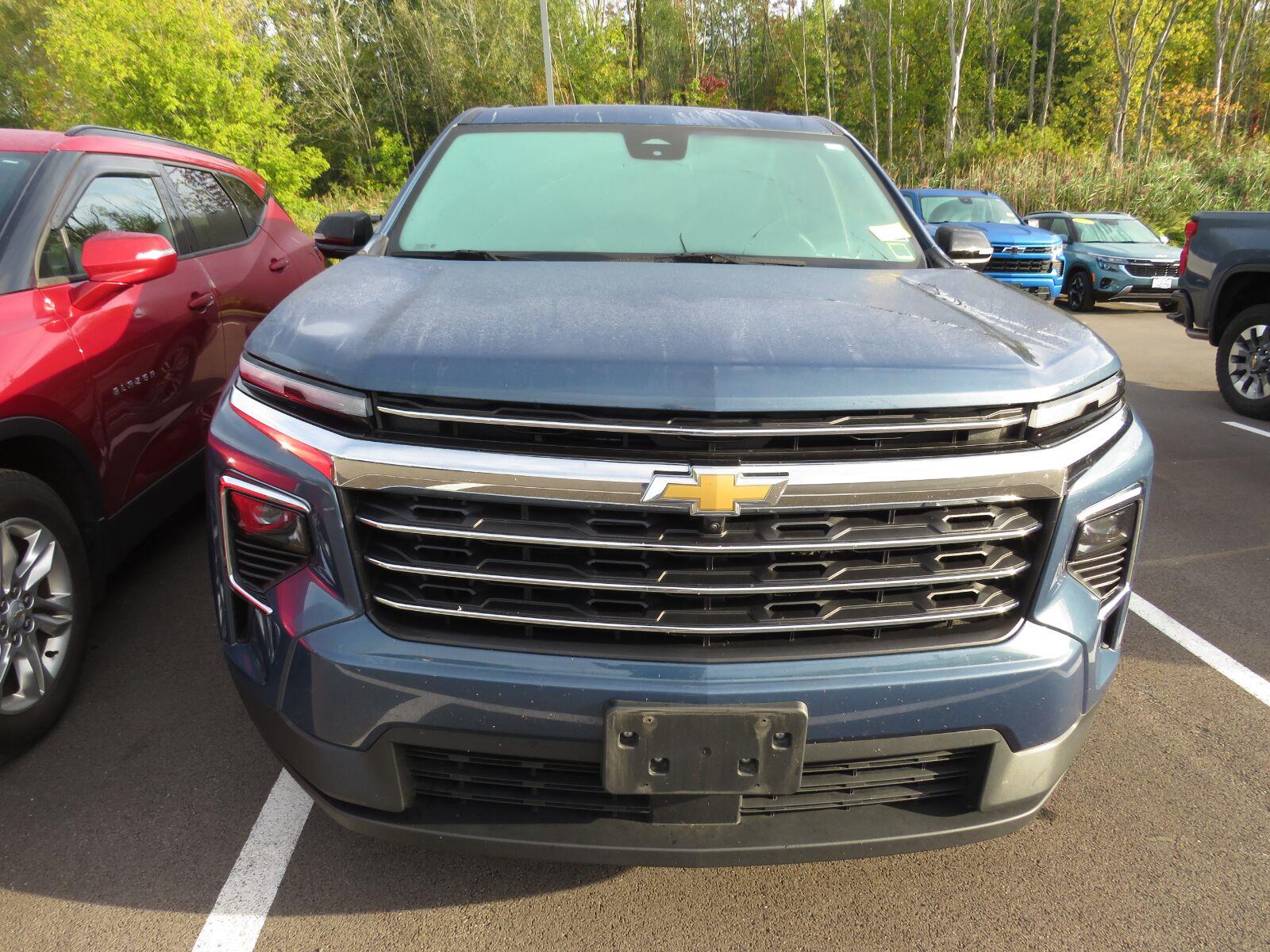 Used 2025 Lakeshore Blue Metallic Chevrolet AWD LT image 4