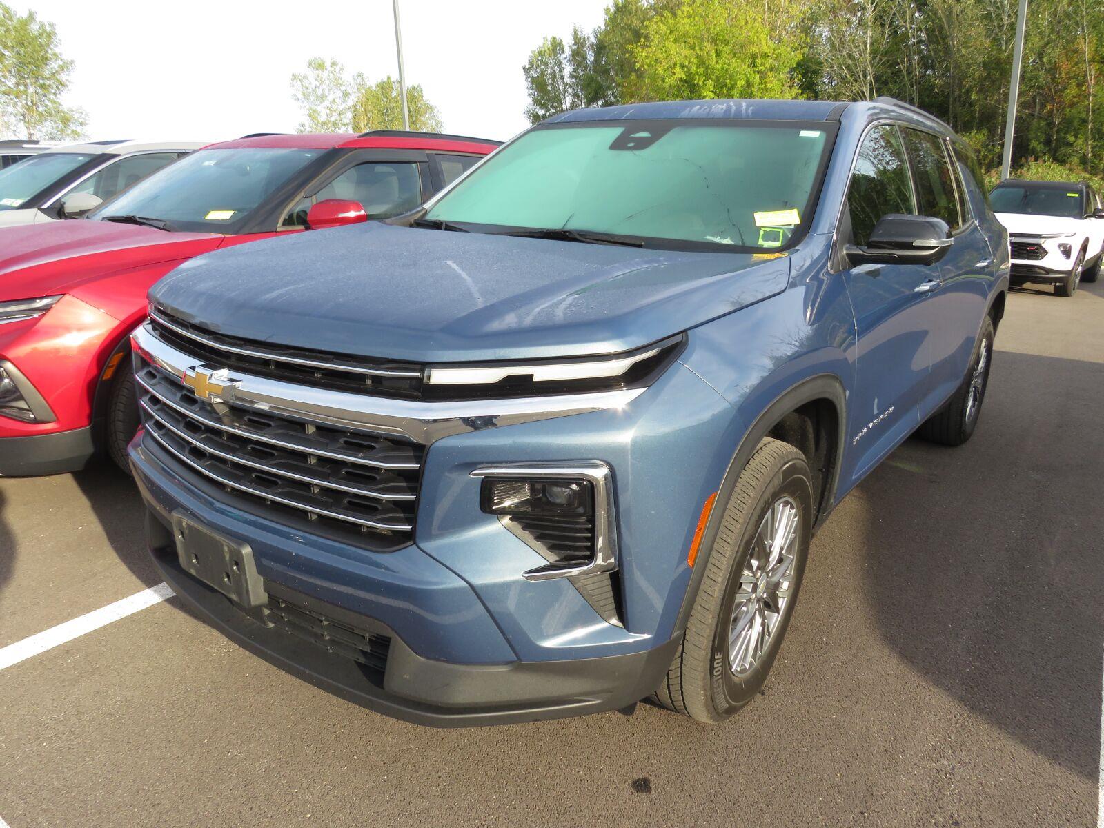 Used 2025 Lakeshore Blue Metallic Chevrolet AWD LT image 5