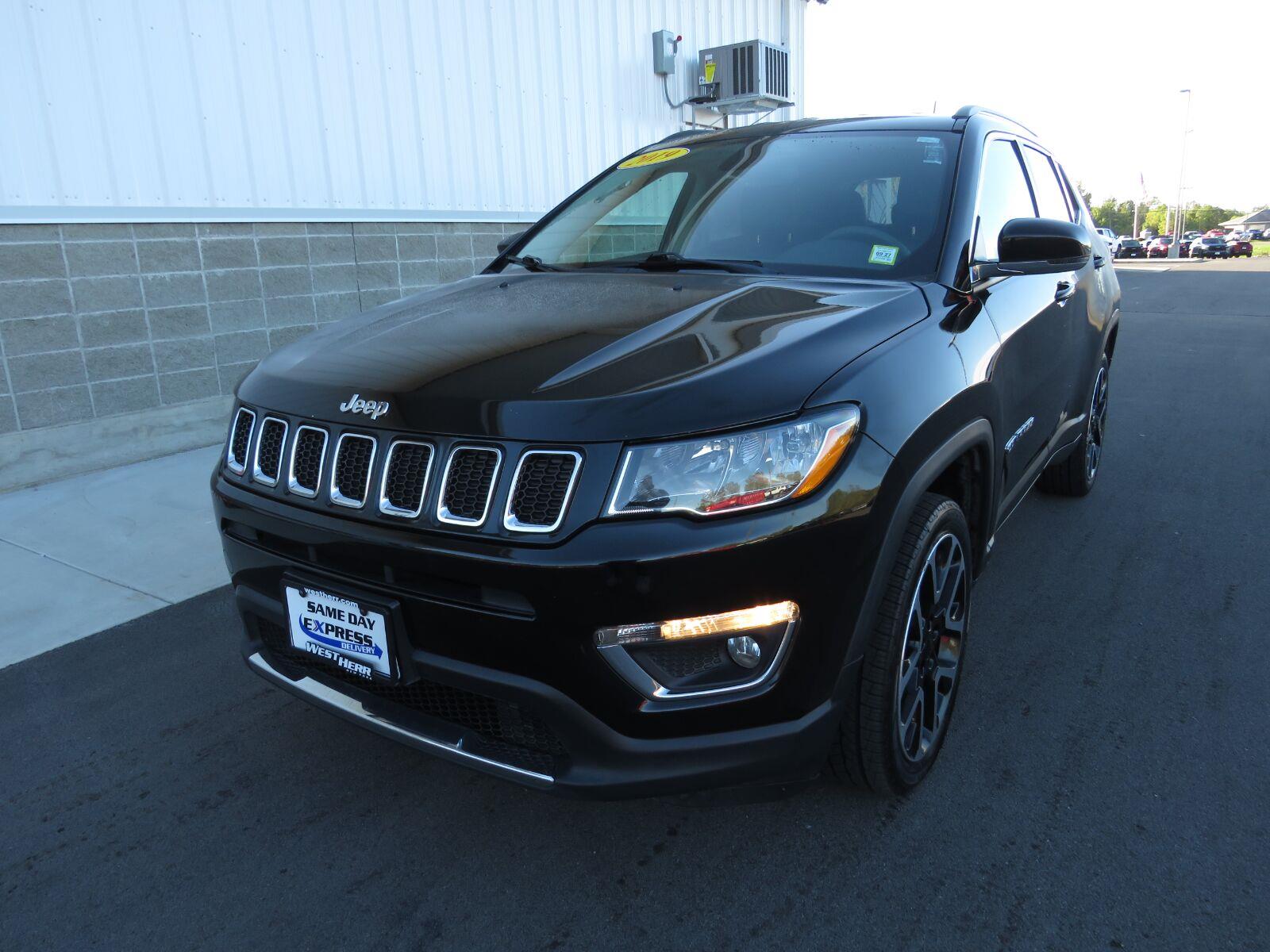 Used 2019 Diamond Black Crystal Pearlcoat Jeep Limited image 12