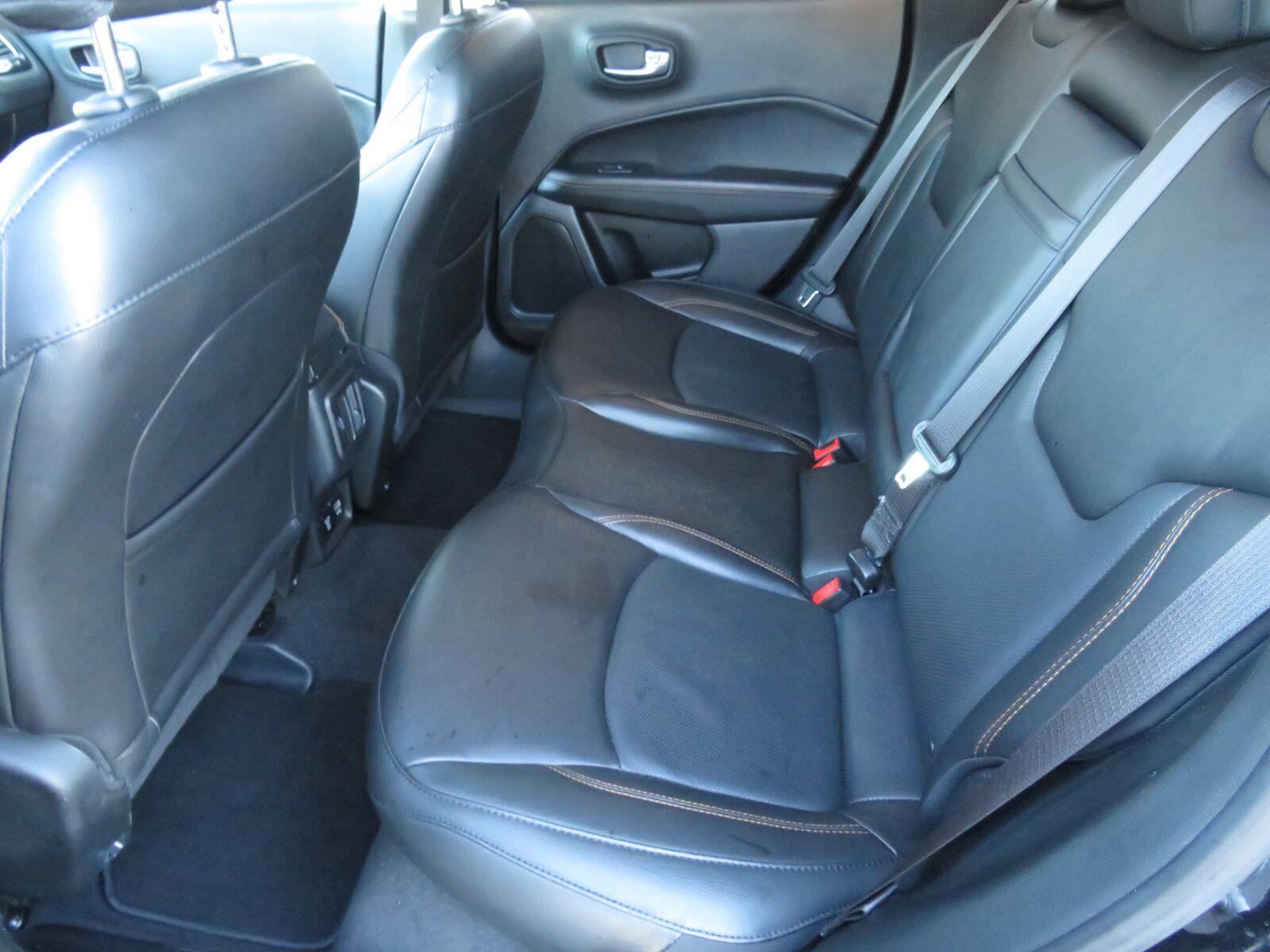 Used 2019 Diamond Black Crystal Pearlcoat Jeep Limited image 24