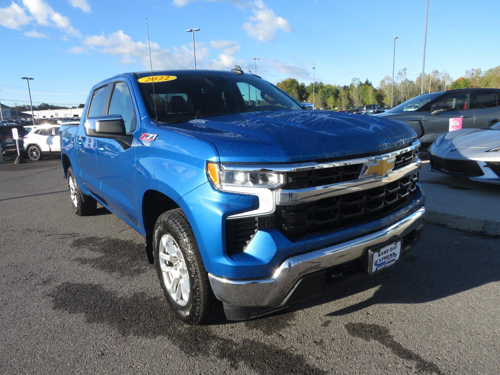 Used 2022 Glacier Blue Metallic Chevrolet LT image 3